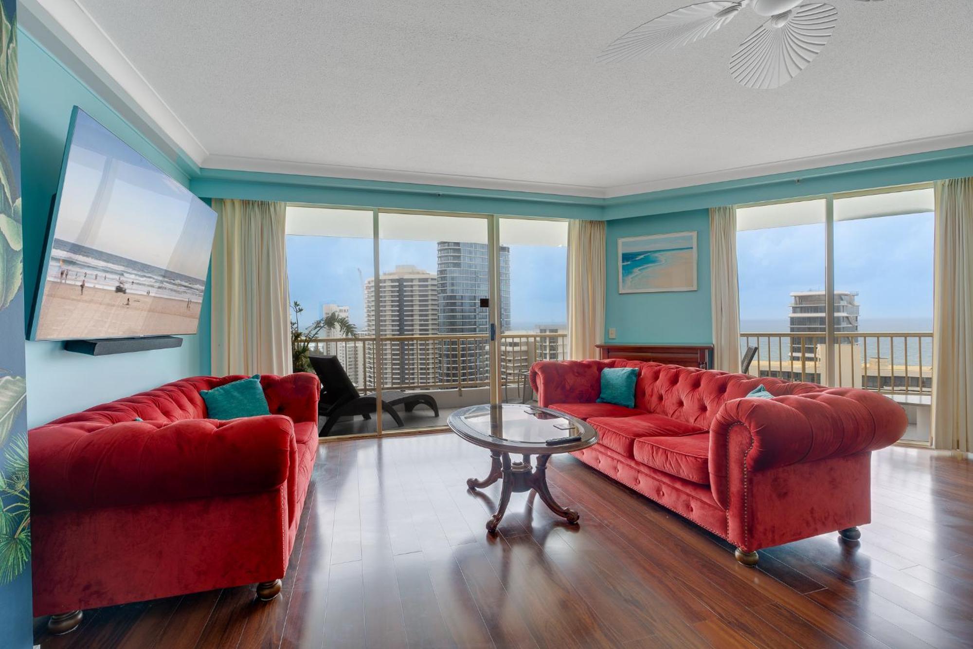 Stylish 1br Beachside Escape - Heart Of Apartment *