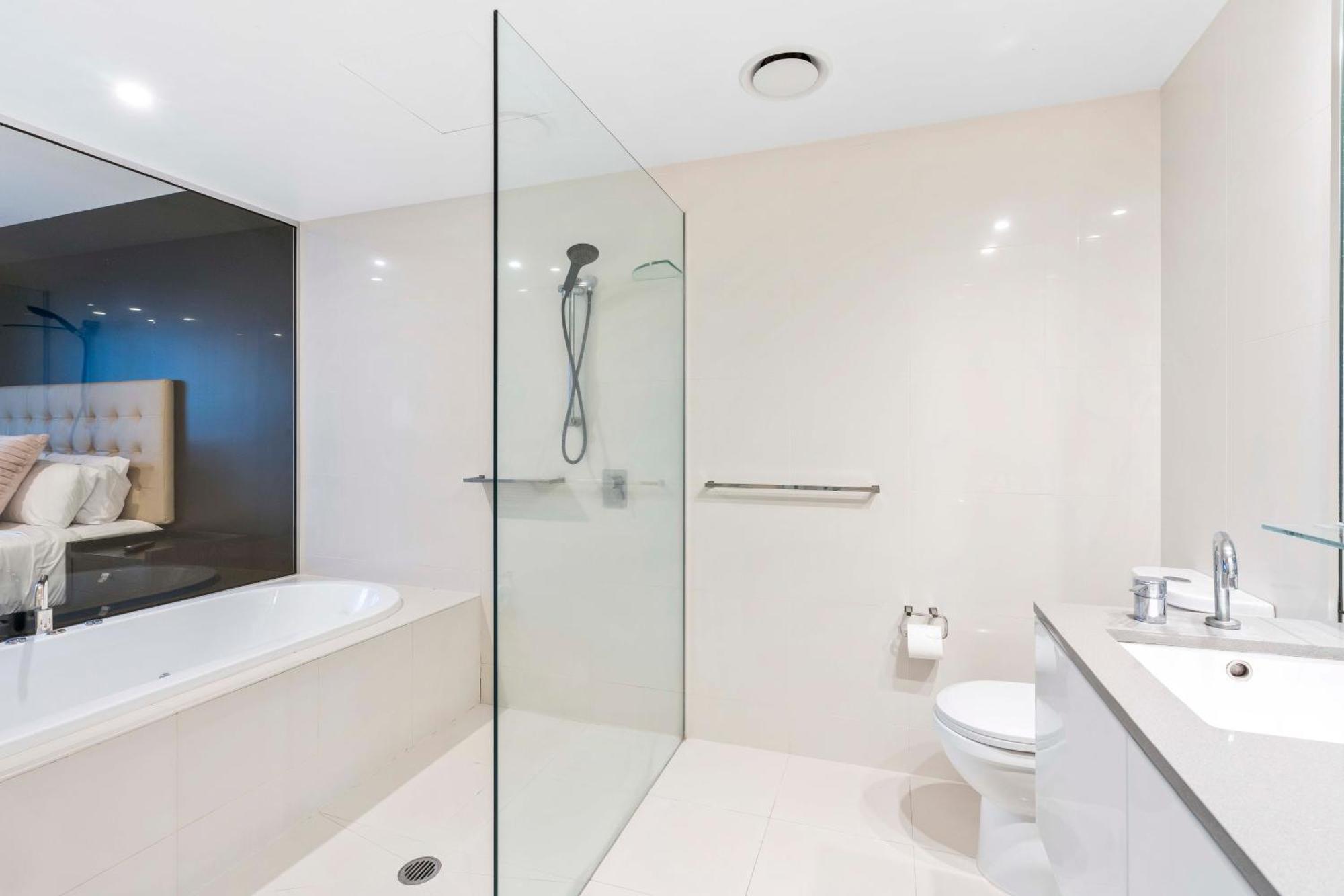 Circle On Cavill - Self Contained & Privately Managed - Wow Apartment Gold Coast