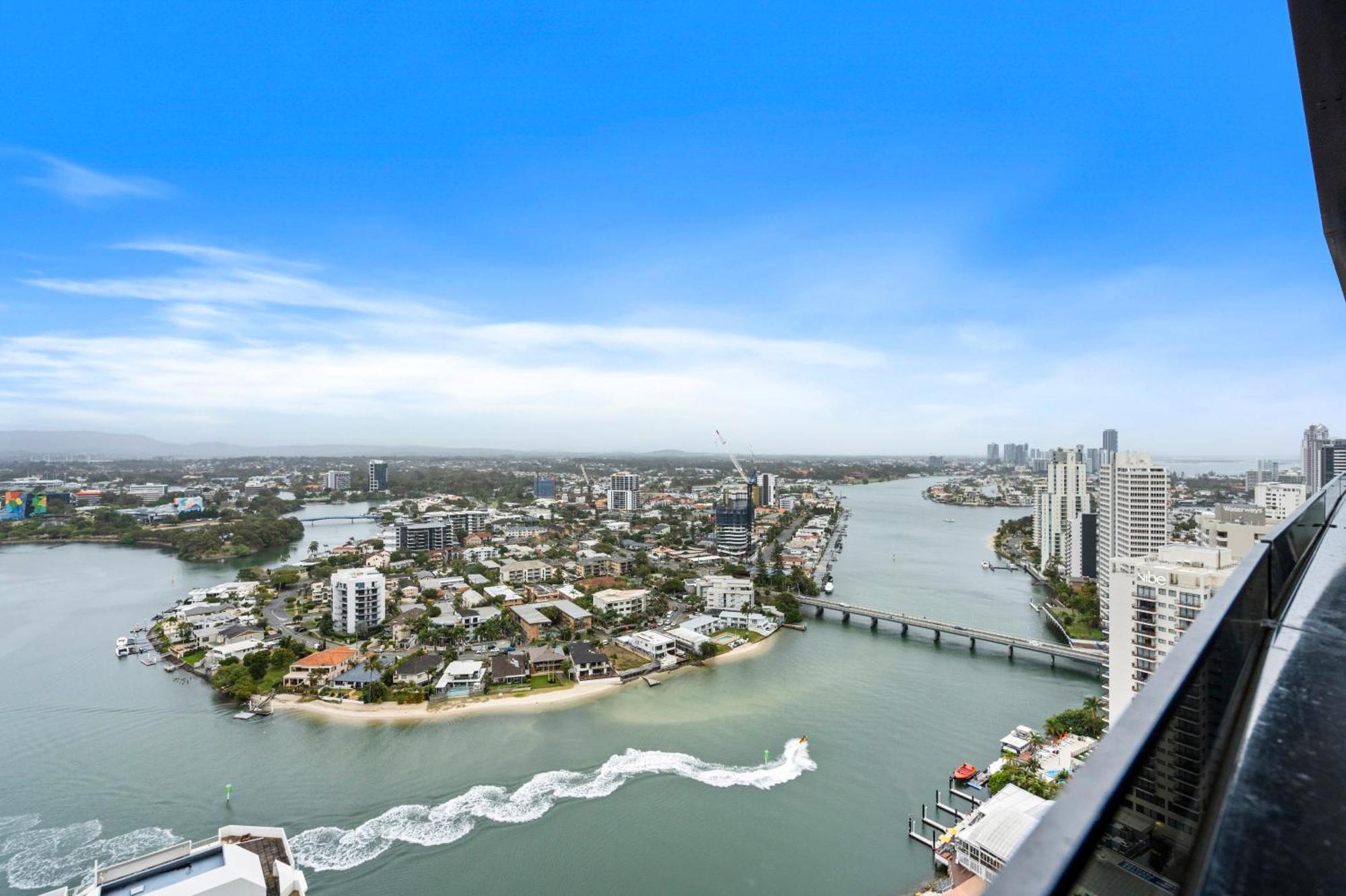 Two Bedroom Self Contained - Circle On Cavill - Privately Managed