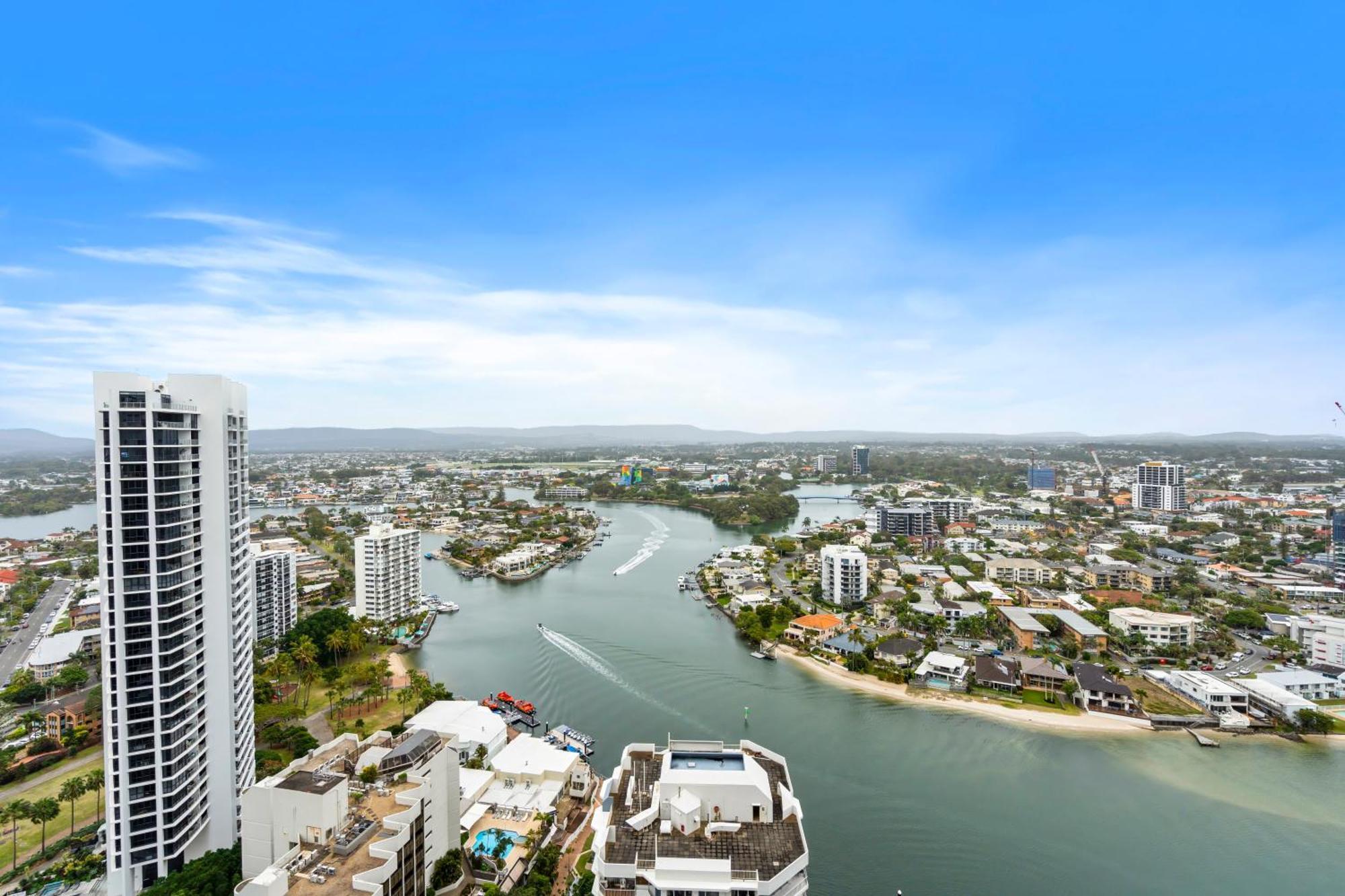 Apartment Two Bedroom Self Contained - Circle On Cavill - Privately Managed