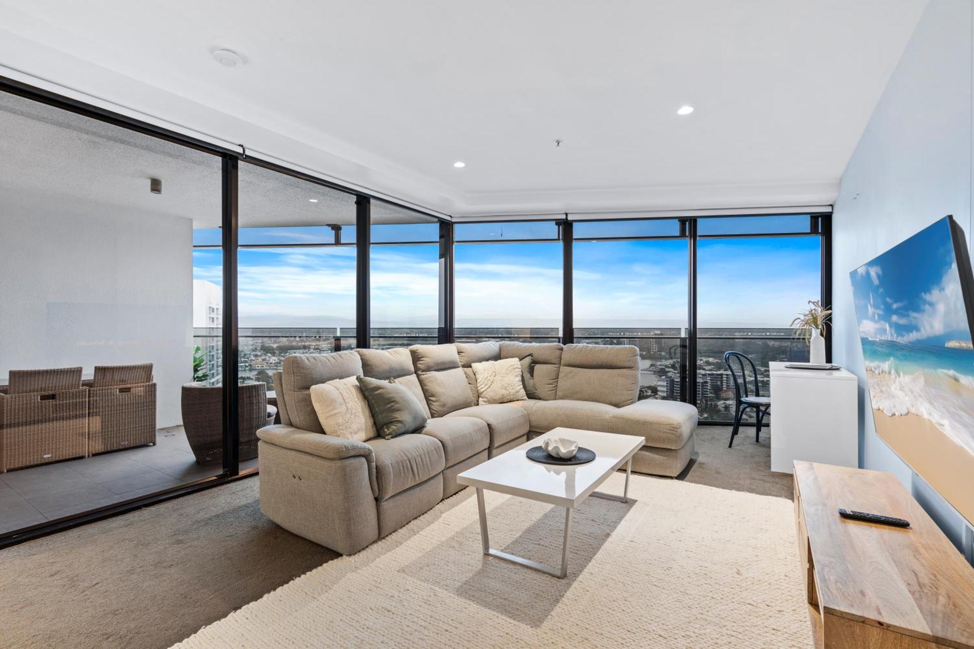 Two Bedroom Self Contained - Circle On Cavill - Privately Managed Apartment Gold Coast