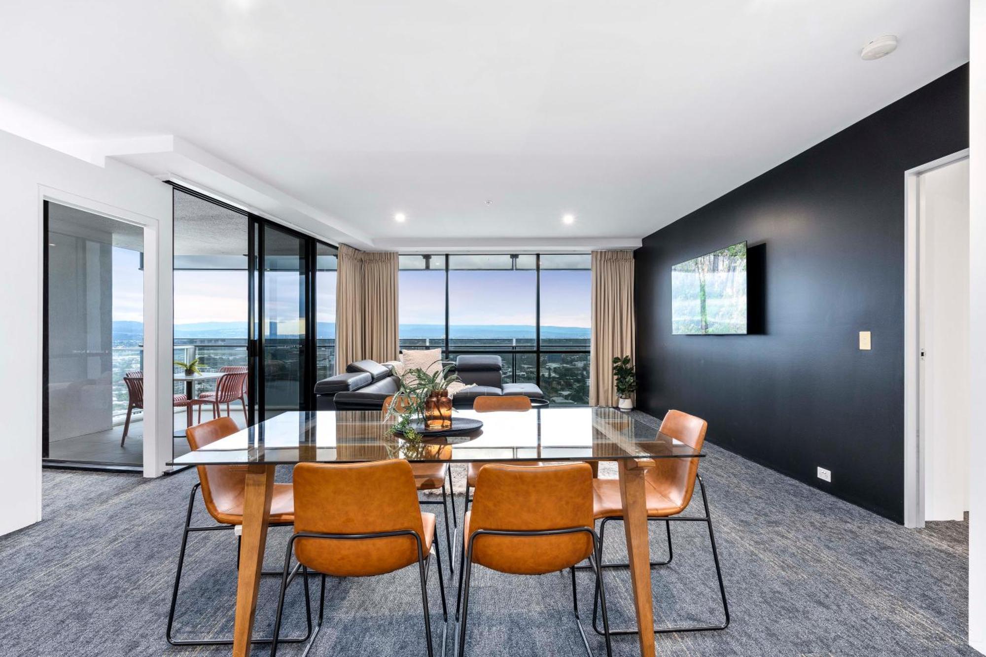 Two Bedroom Self Contained - Circle On Cavill - Privately Managed *