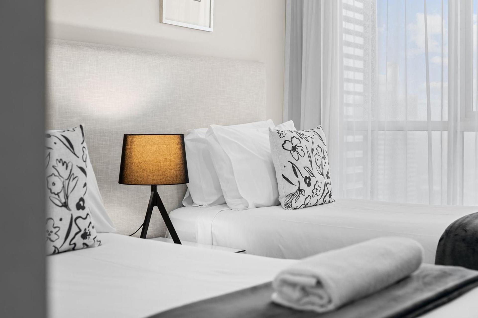 Deluxe 2 Bedroom Ocean And Hinterland Views Apartment