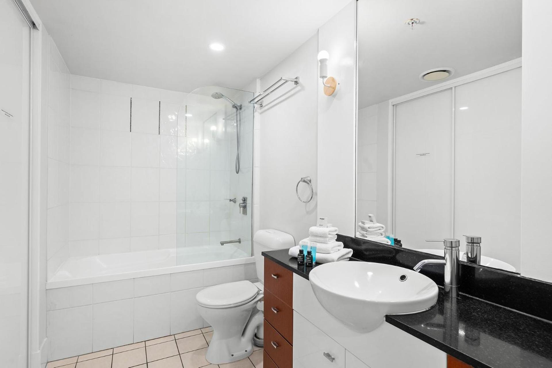 Apartment Deluxe 2 Bedroom Ocean And Hinterland Views