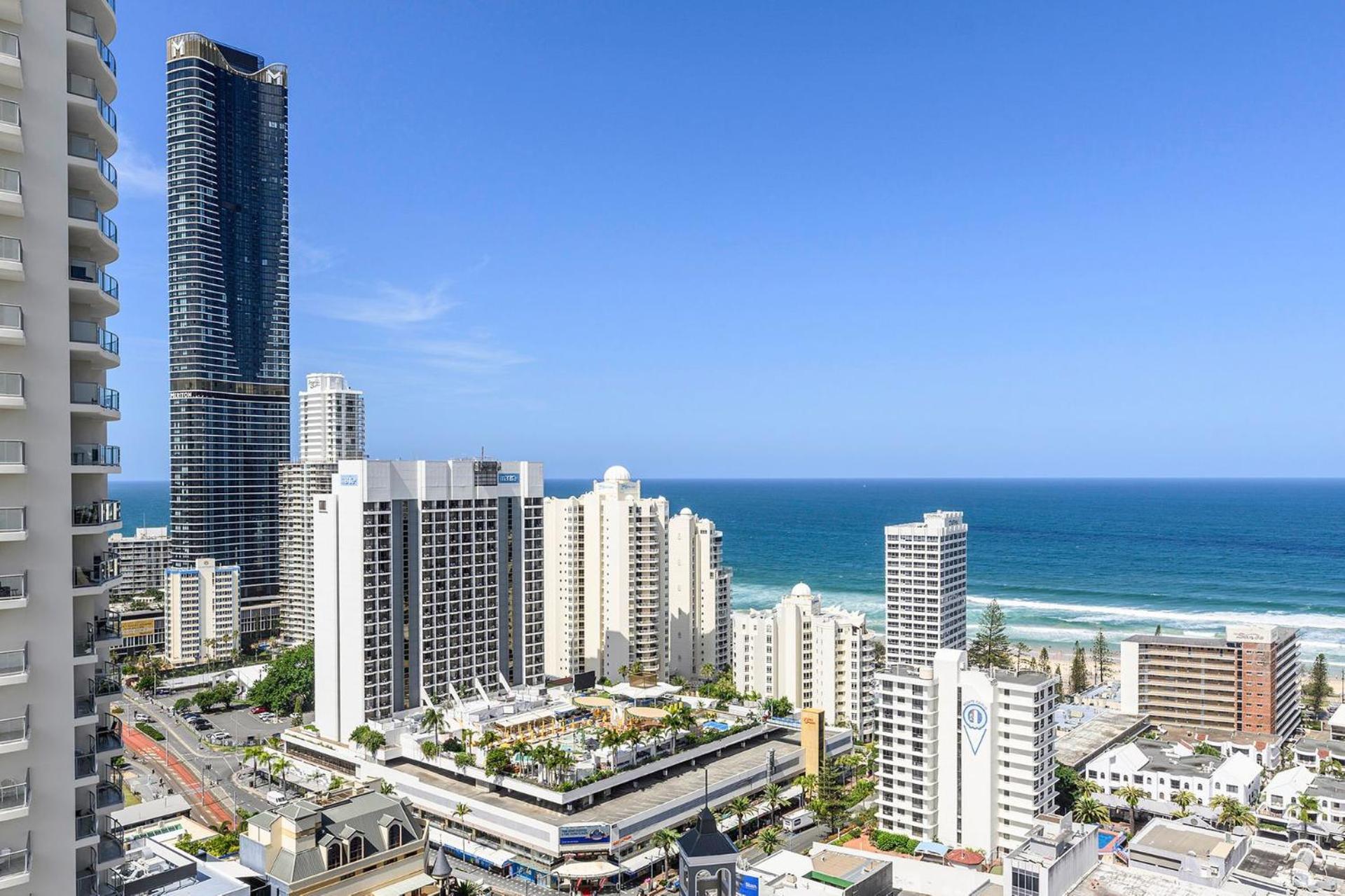 Apartment Deluxe 2 Bedroom Ocean And Hinterland Views Gold Coast