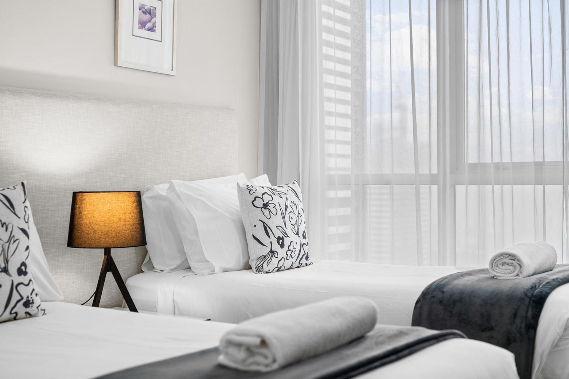Deluxe 2 Bedroom Ocean And Hinterland Views Gold Coast