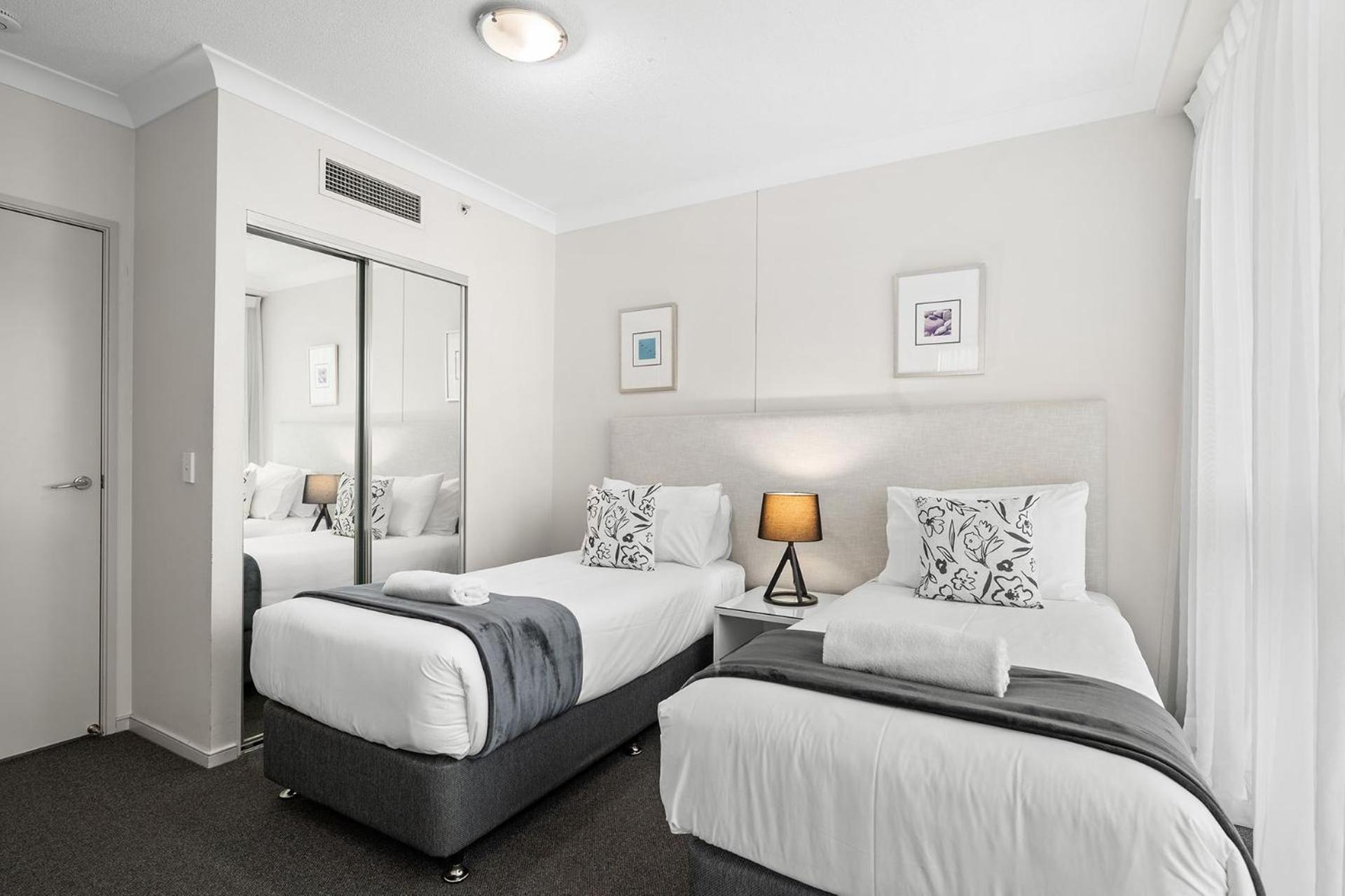 Deluxe 2 Bedroom Ocean And Hinterland Views *