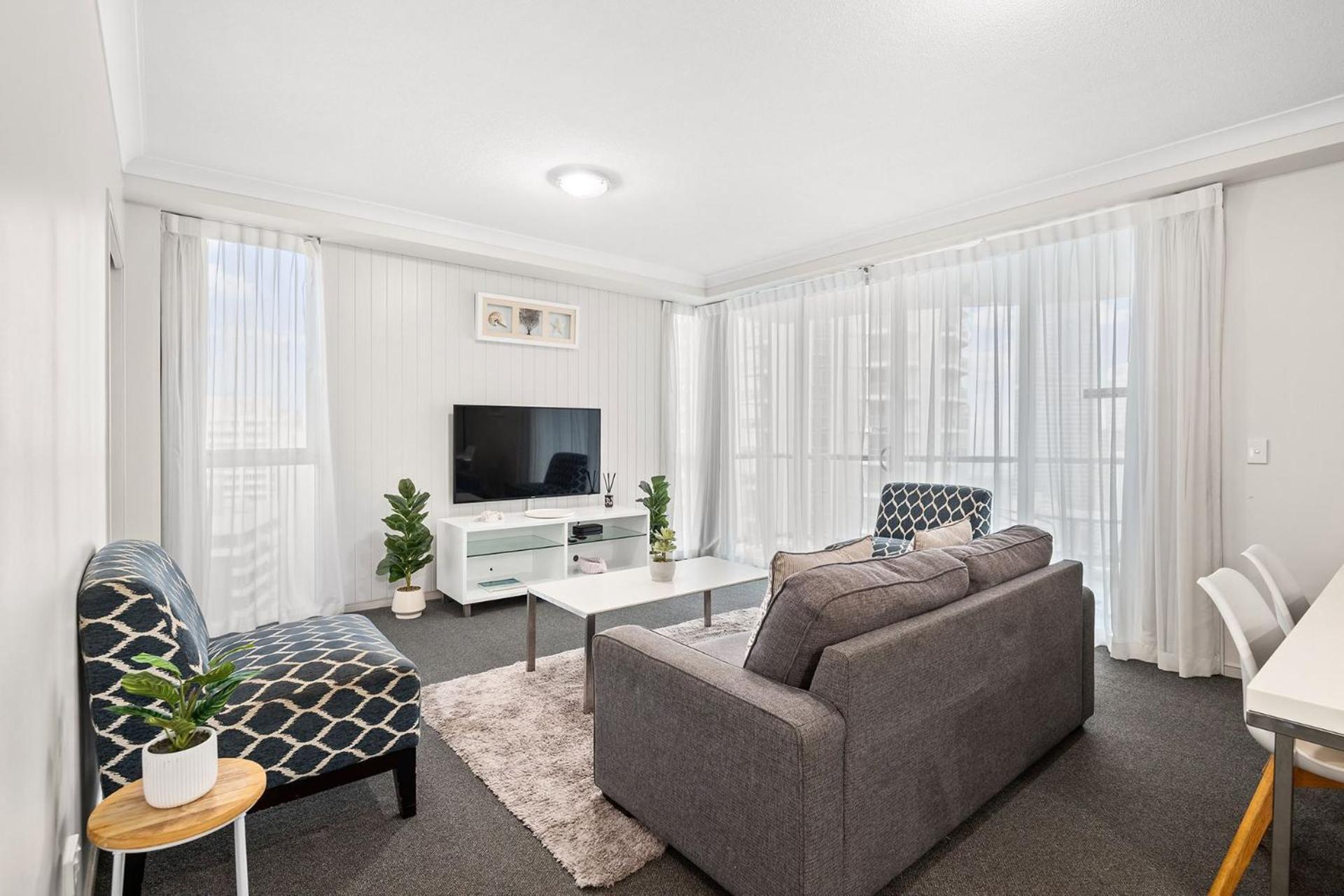 Deluxe 2 Bedroom Ocean And Hinterland Views Gold Coast
