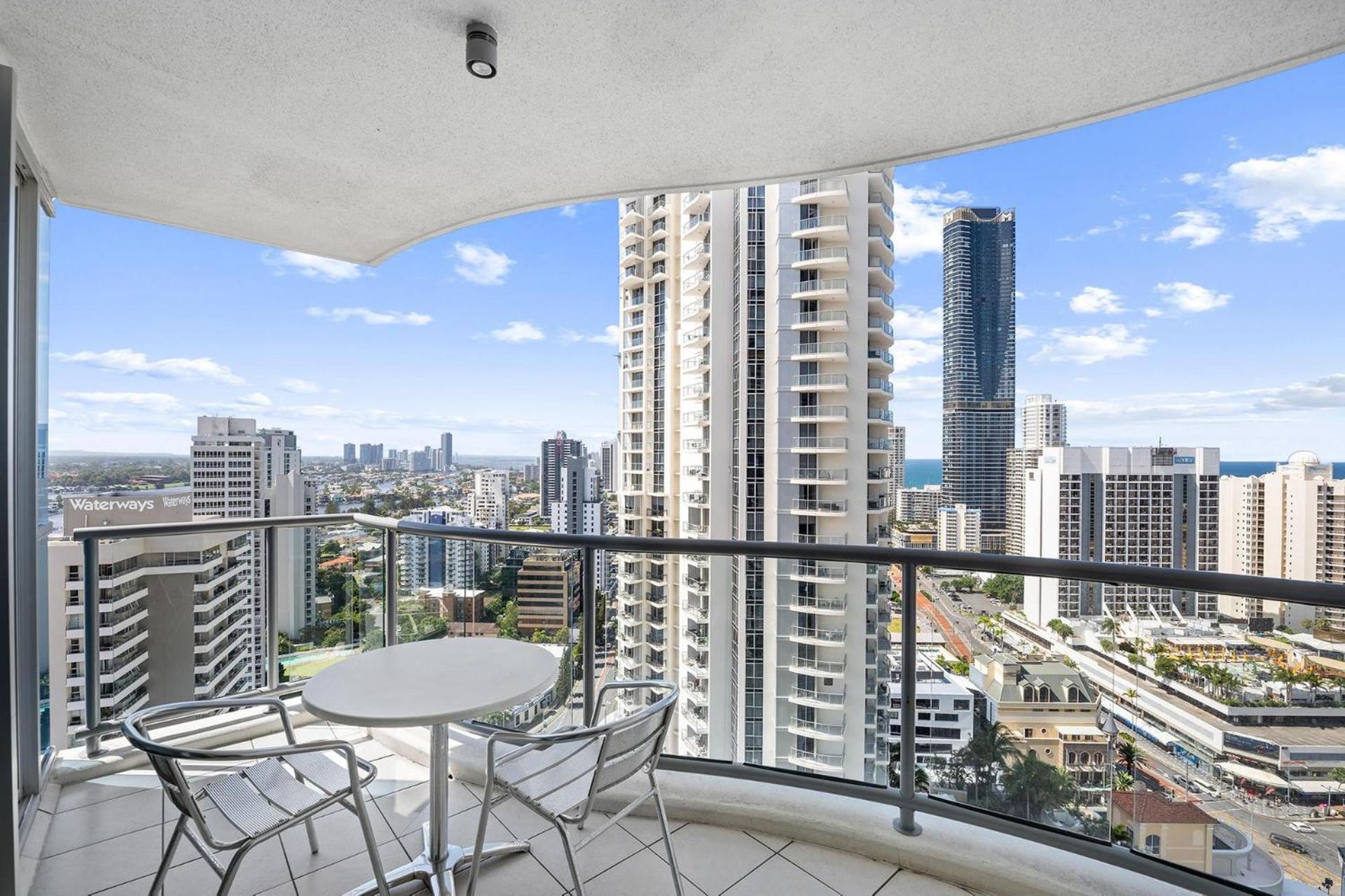 Deluxe 2 Bedroom Ocean And Hinterland Views Apartment Gold Coast