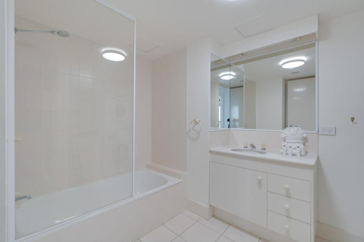 Coastal 2-bedroom Retreat With Pool & Tennis Court