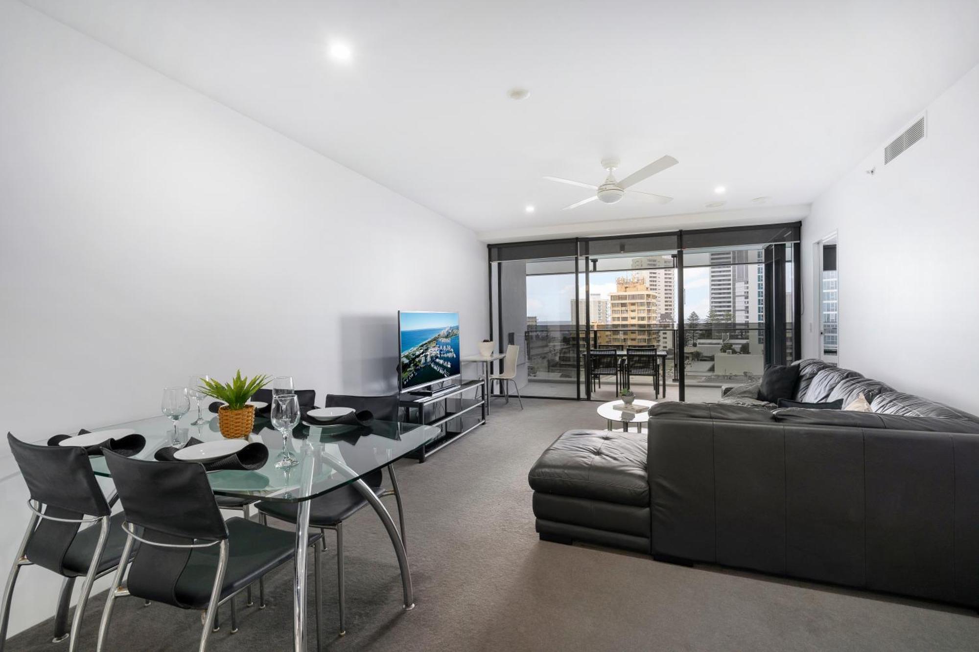 Self-contained At Circle On Cavill - Privately Managed - Wow * Gold Coast
