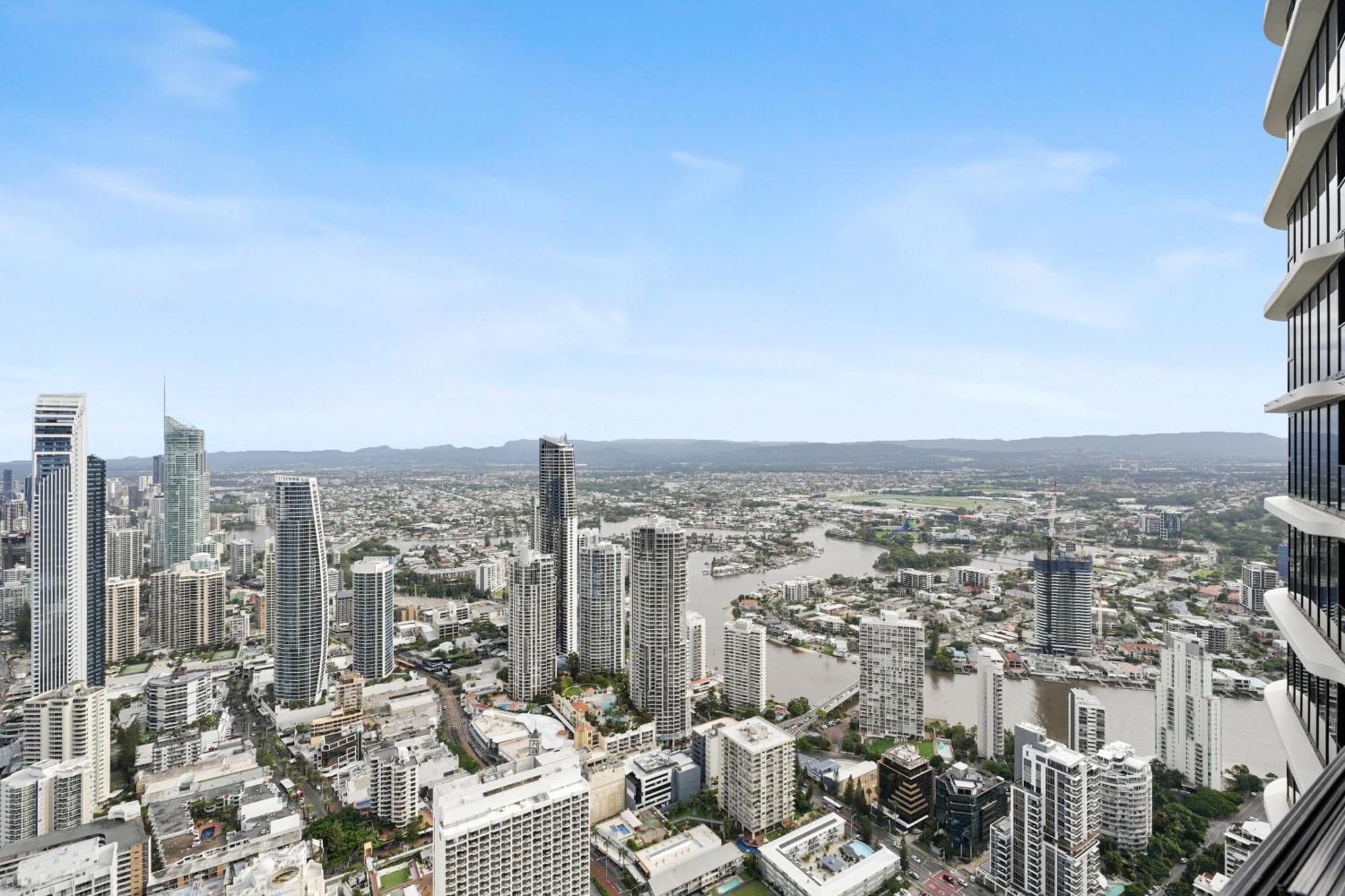 Sky High Penthouse Surfers Paradise 4bdr - Pet Friendly