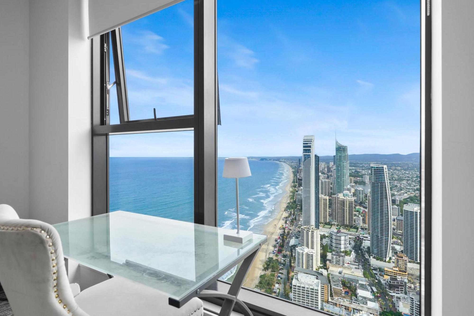 Sky High Penthouse Surfers Paradise 4bdr - Pet Friendly Apartment *