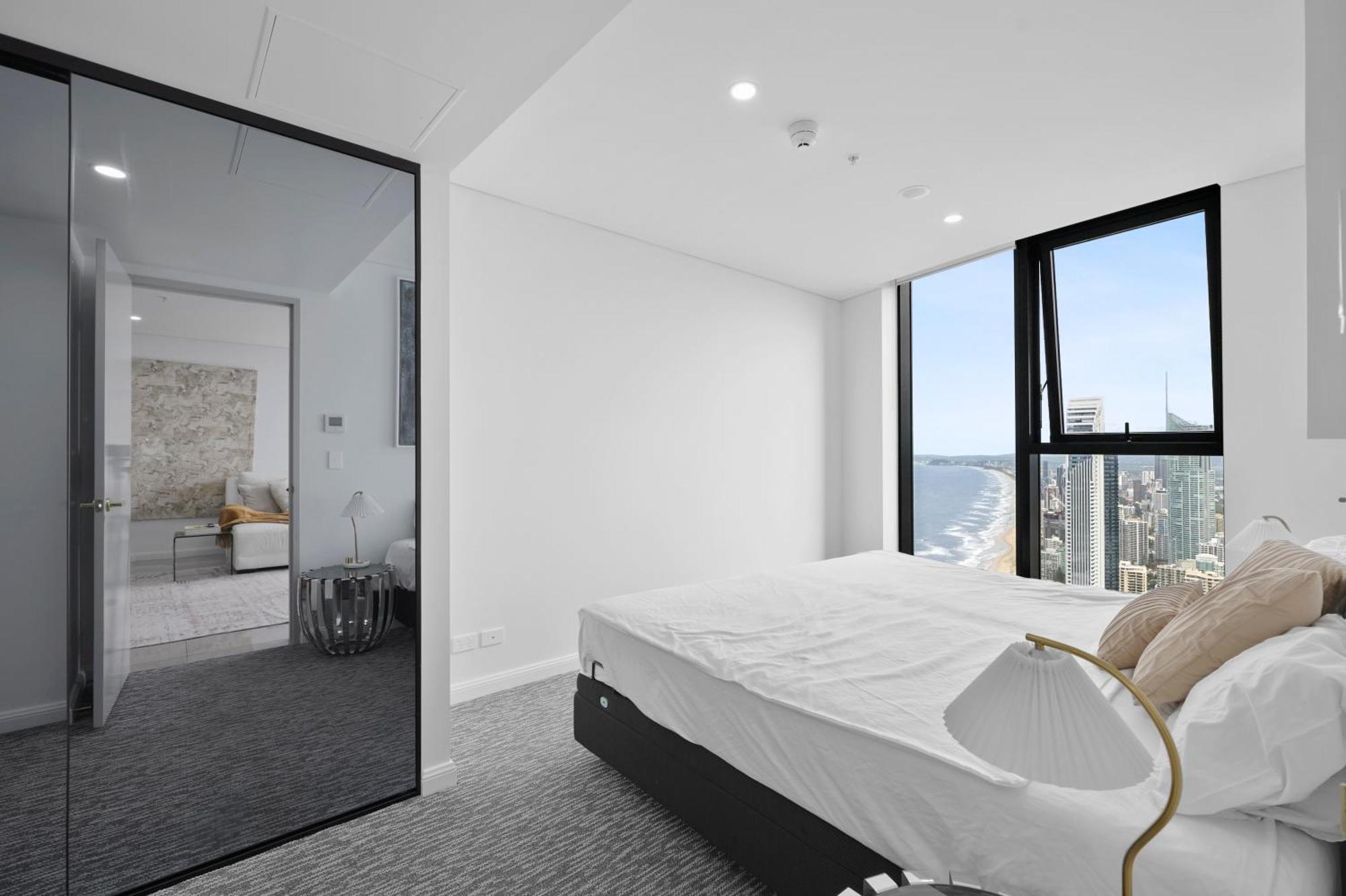 Sky High Penthouse Surfers Paradise 4bdr - Pet Friendly Apartment Gold Coast