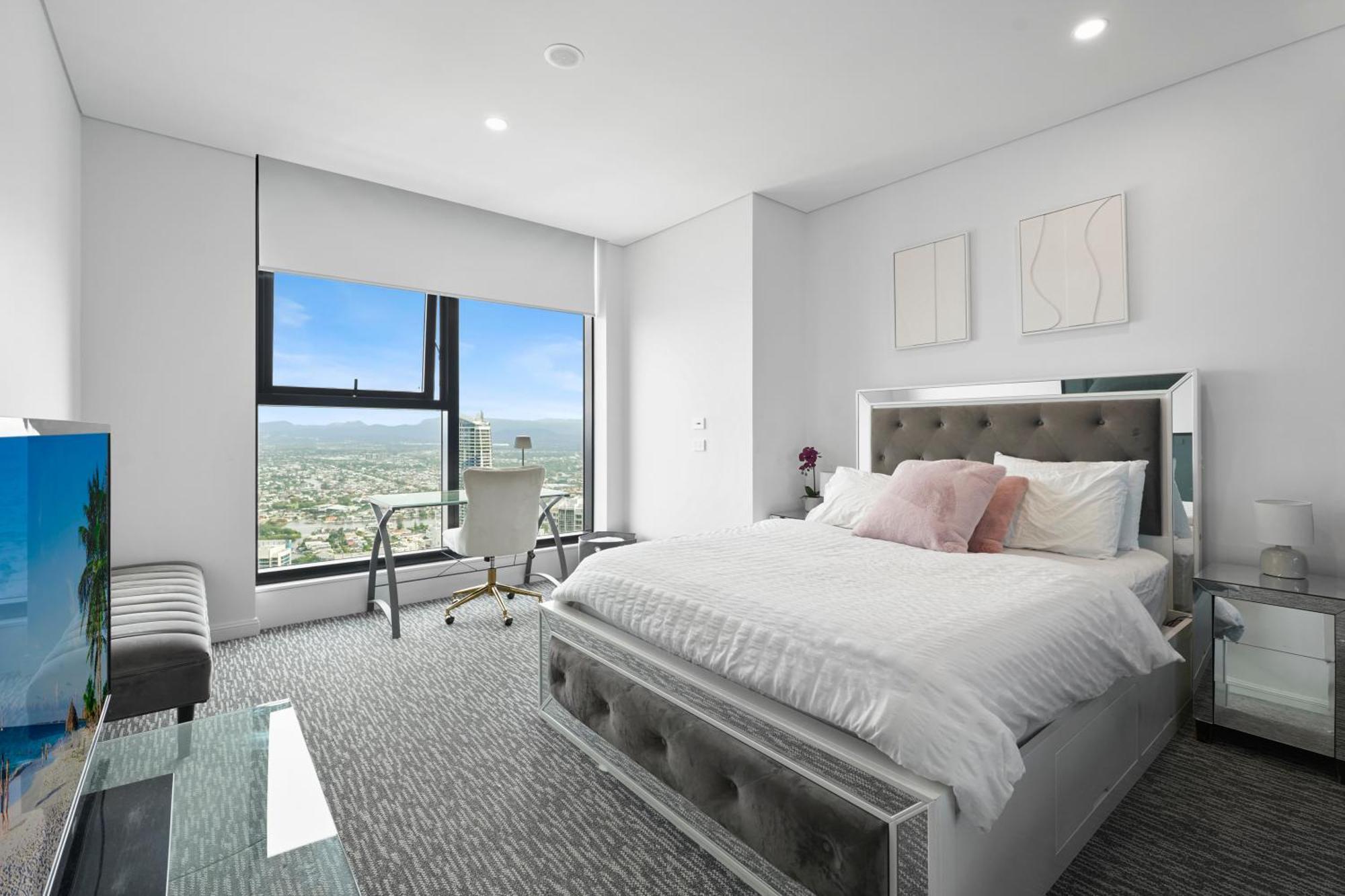 Sky High Penthouse Surfers Paradise 4bdr - Pet Friendly *