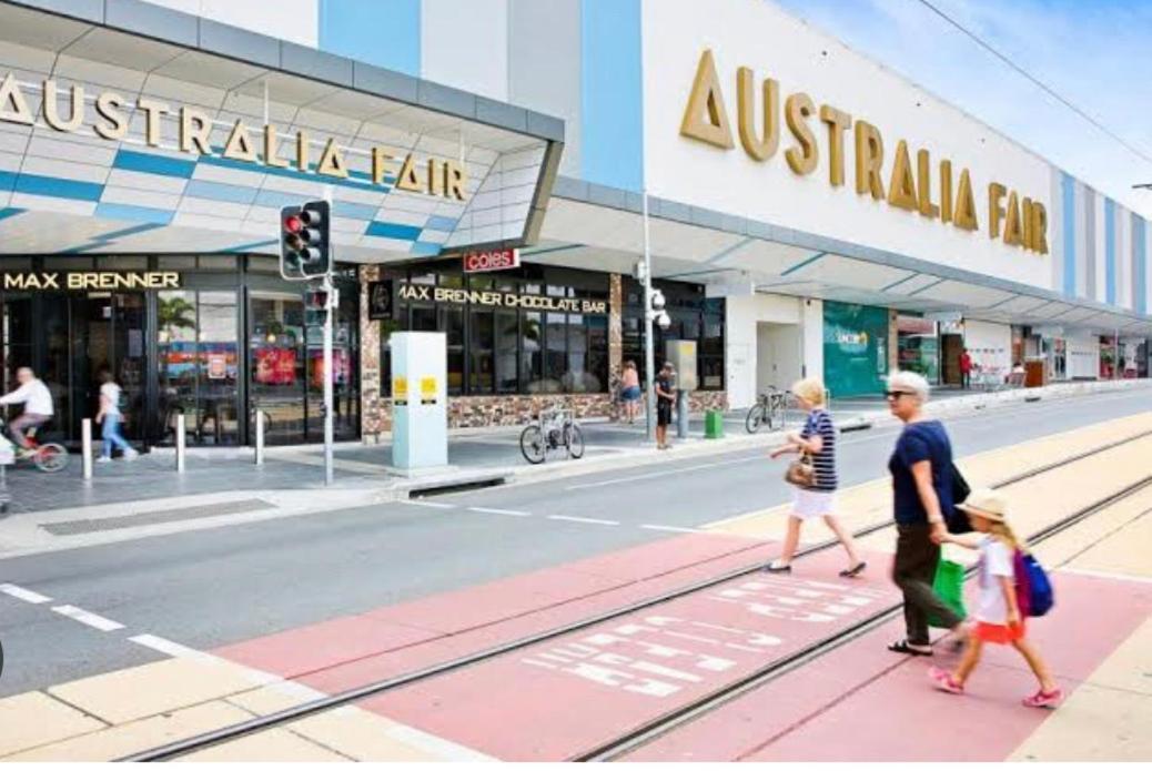 Broadwater Parklands Paradise-one & Two Bedroom Apartment