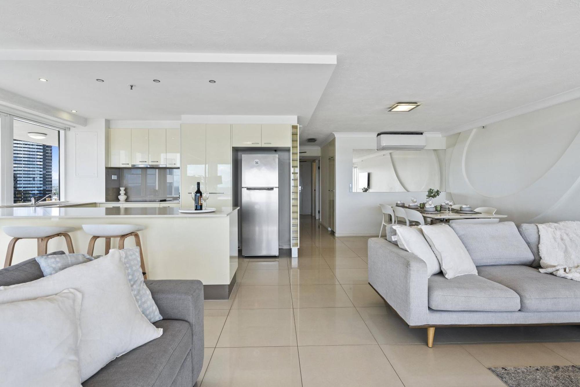 Stunning Ocean Views In 2 Bedroom Unit At Zenith - Q *