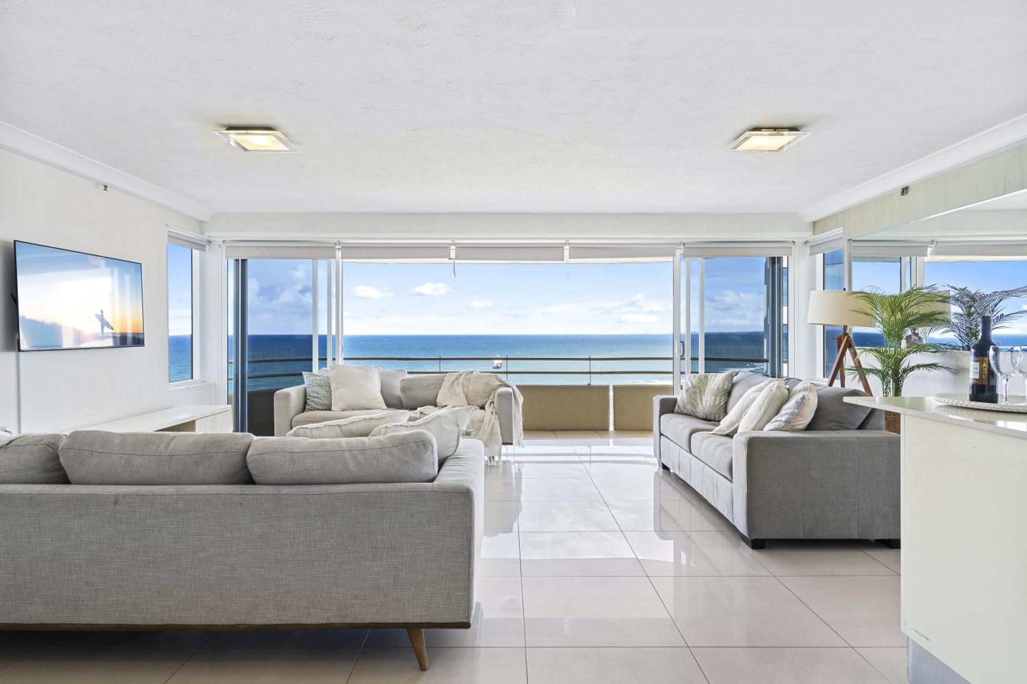 Stunning Ocean Views In 2 Bedroom Unit At Zenith - Q Apartment *