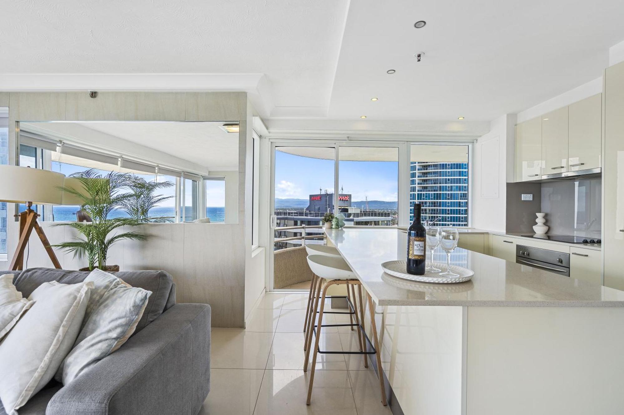 Stunning Ocean Views In 2 Bedroom Unit At Zenith - Q Gold Coast