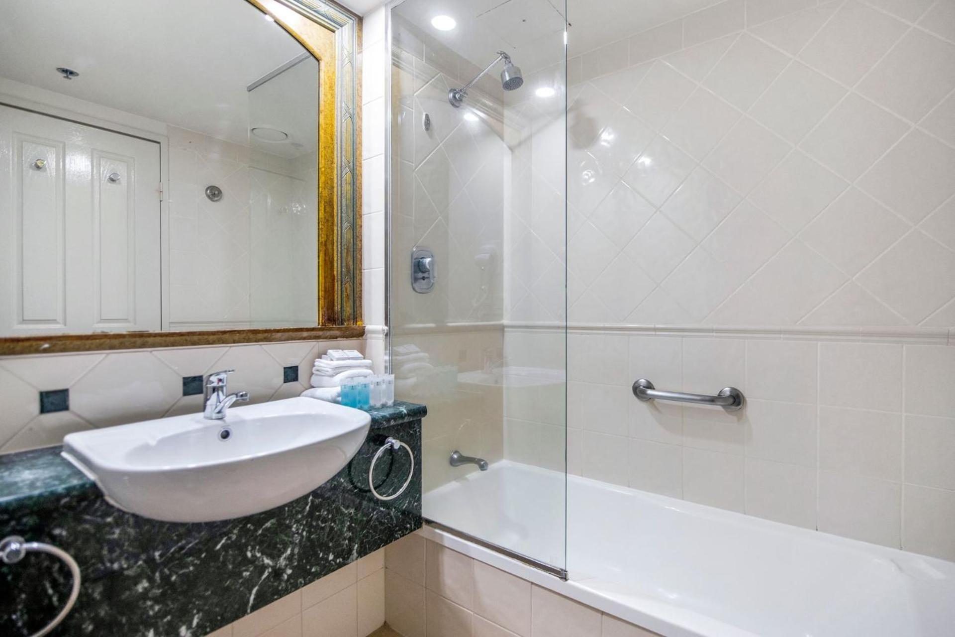 Two Bedroom Dual Key At Legends *