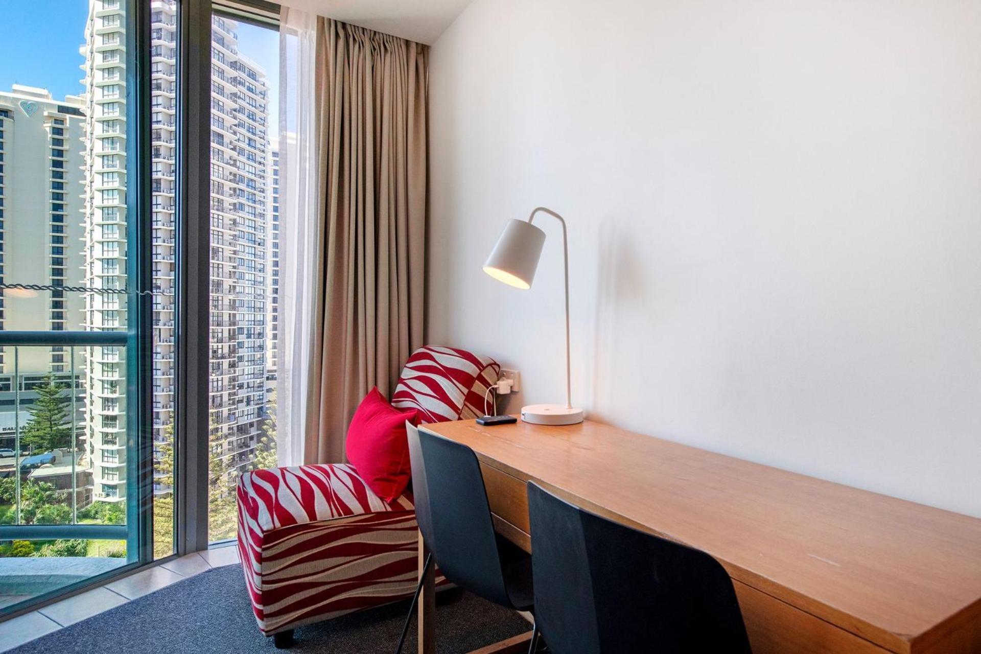 Apartment Two Bedroom Dual Key At Legends *