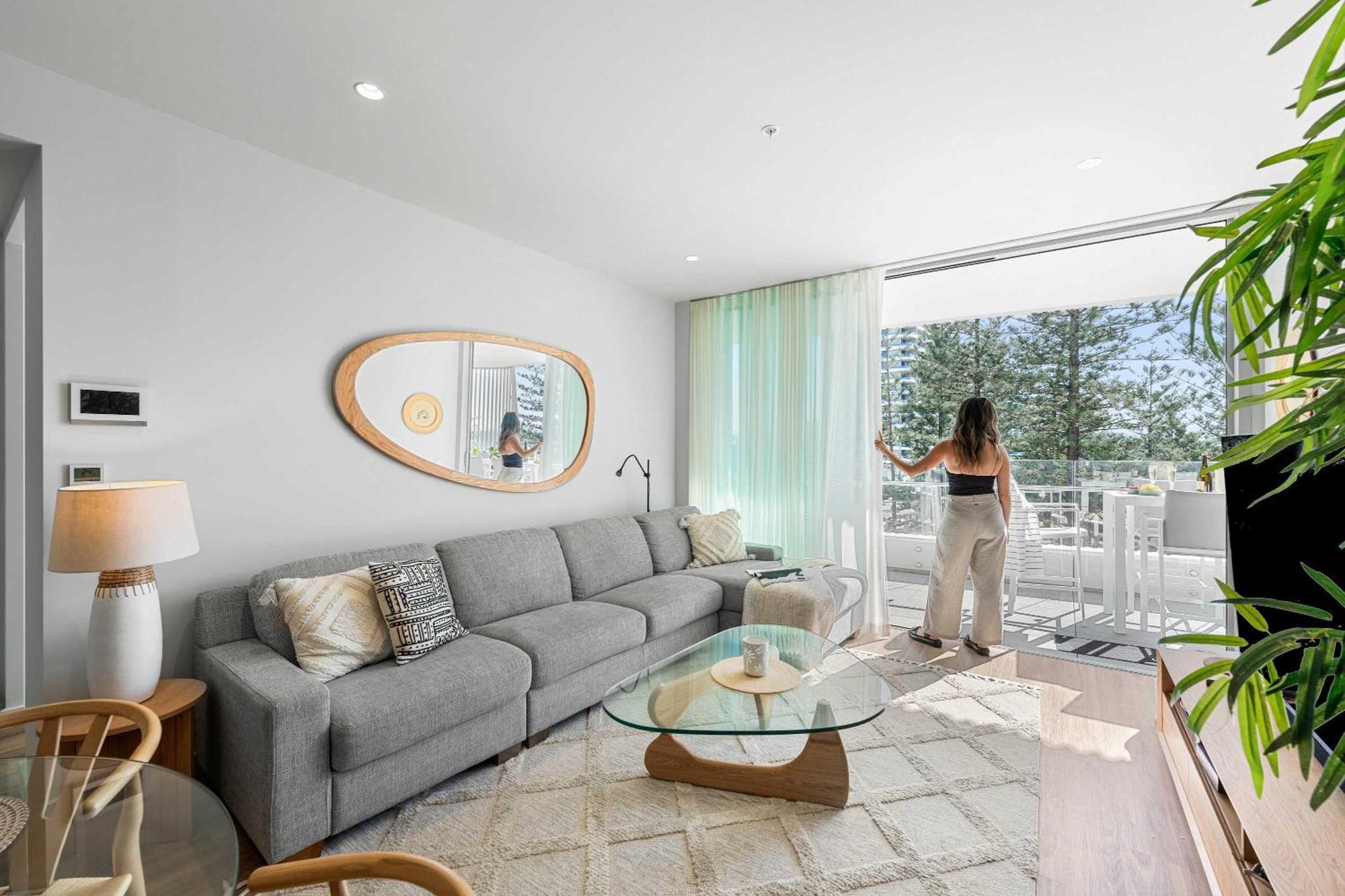 Apartment Seascape At Kirra *