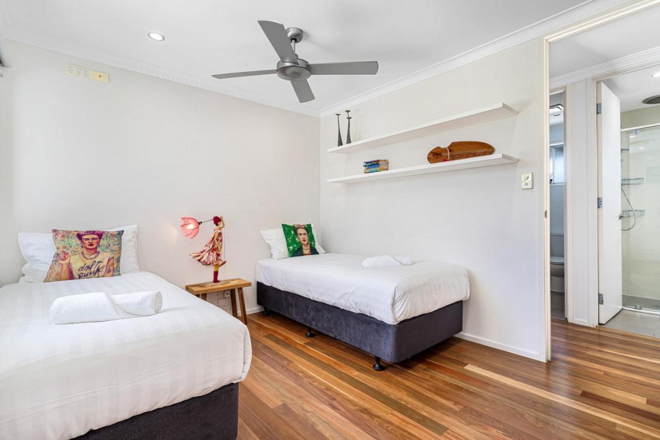 Mermaid Waters Waterfront Hideaway Holiday home