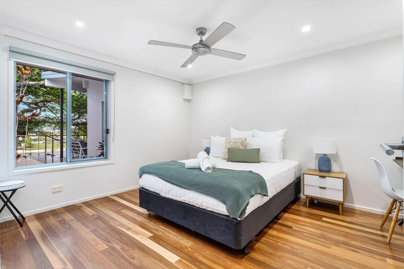 Mermaid Waters Waterfront Hideaway Holiday home Gold Coast