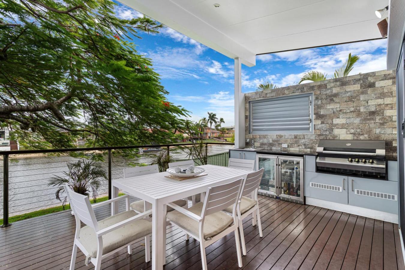 Mermaid Waters Waterfront Hideaway Holiday home