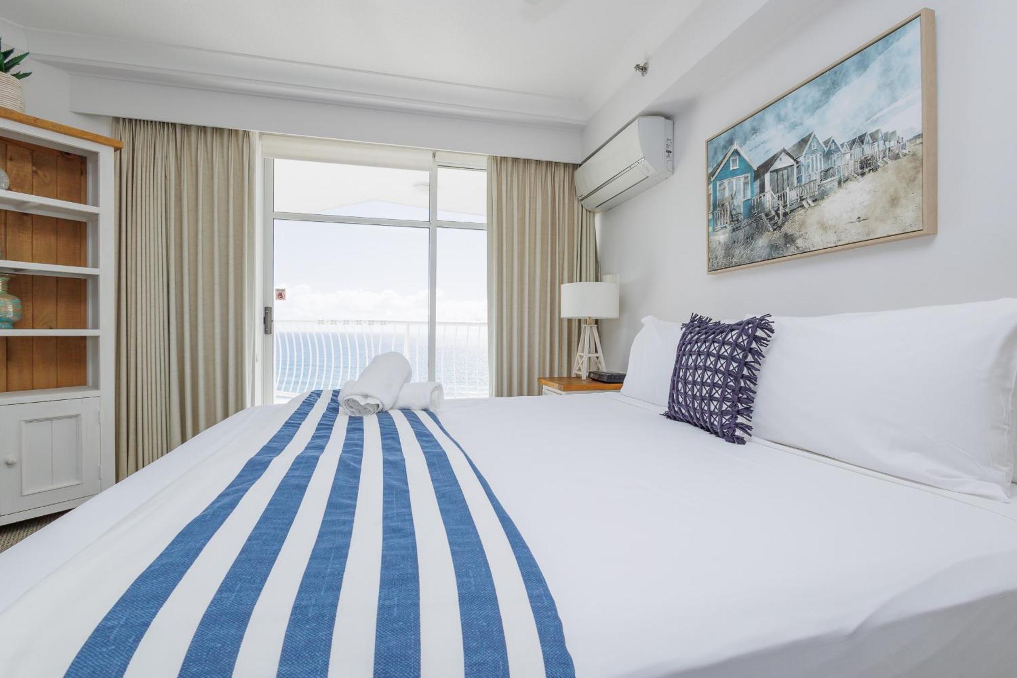 Burleigh Surf Aparthotel 4*