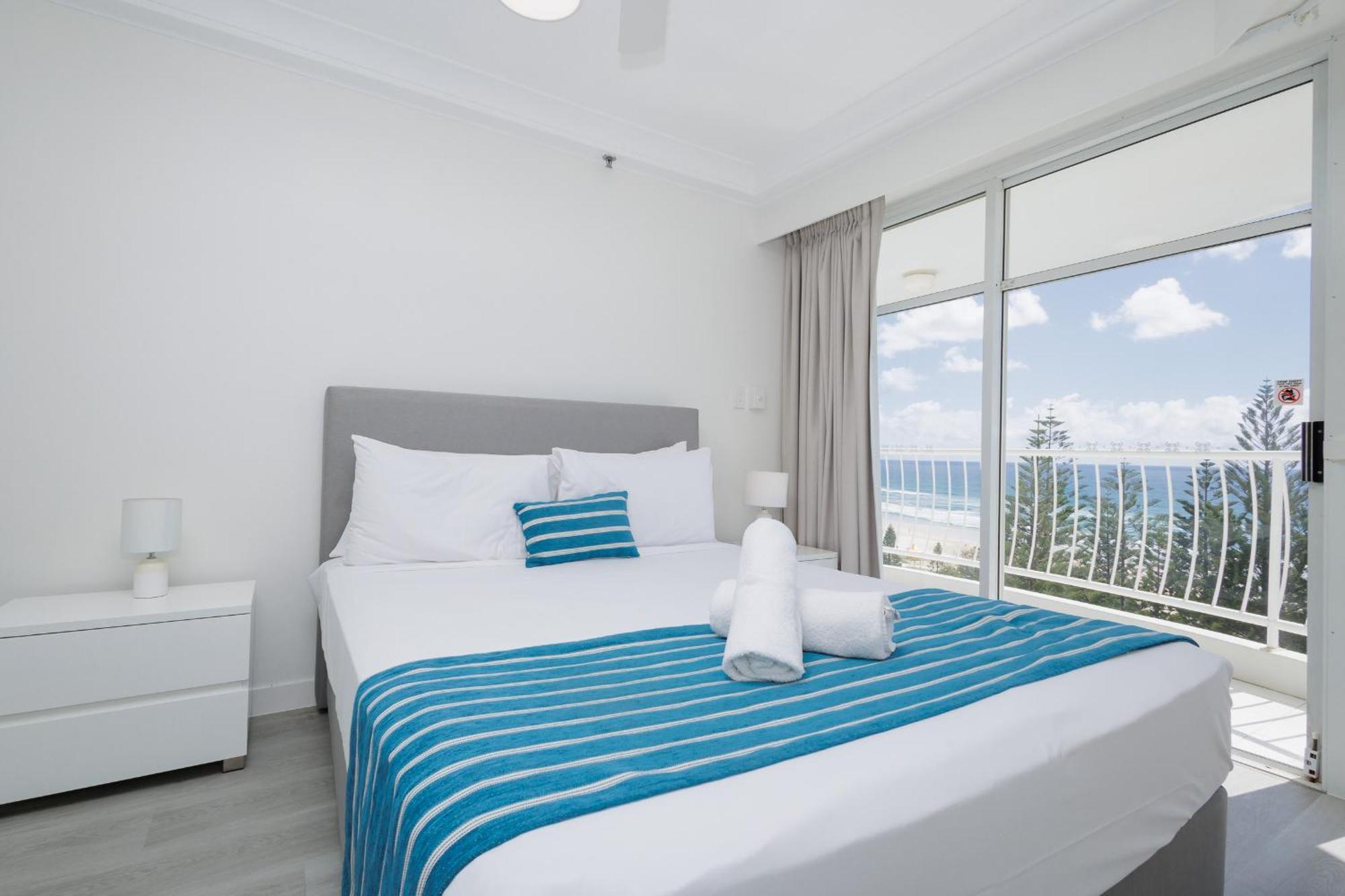 Burleigh Surf 4* Gold Coast