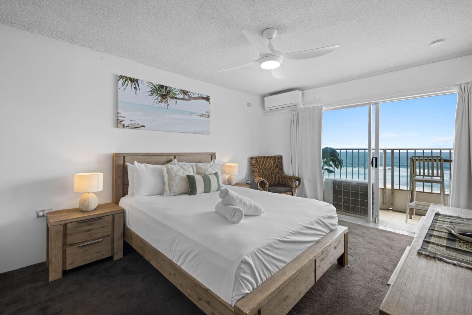 Absolute Beachfront In Paradise