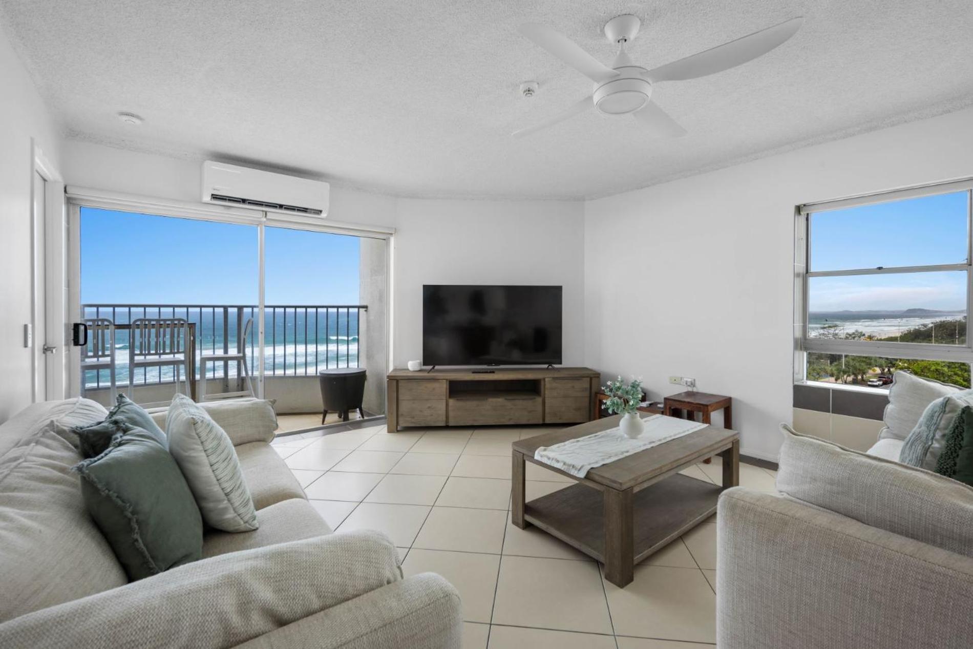 Absolute Beachfront In Paradise Apartment