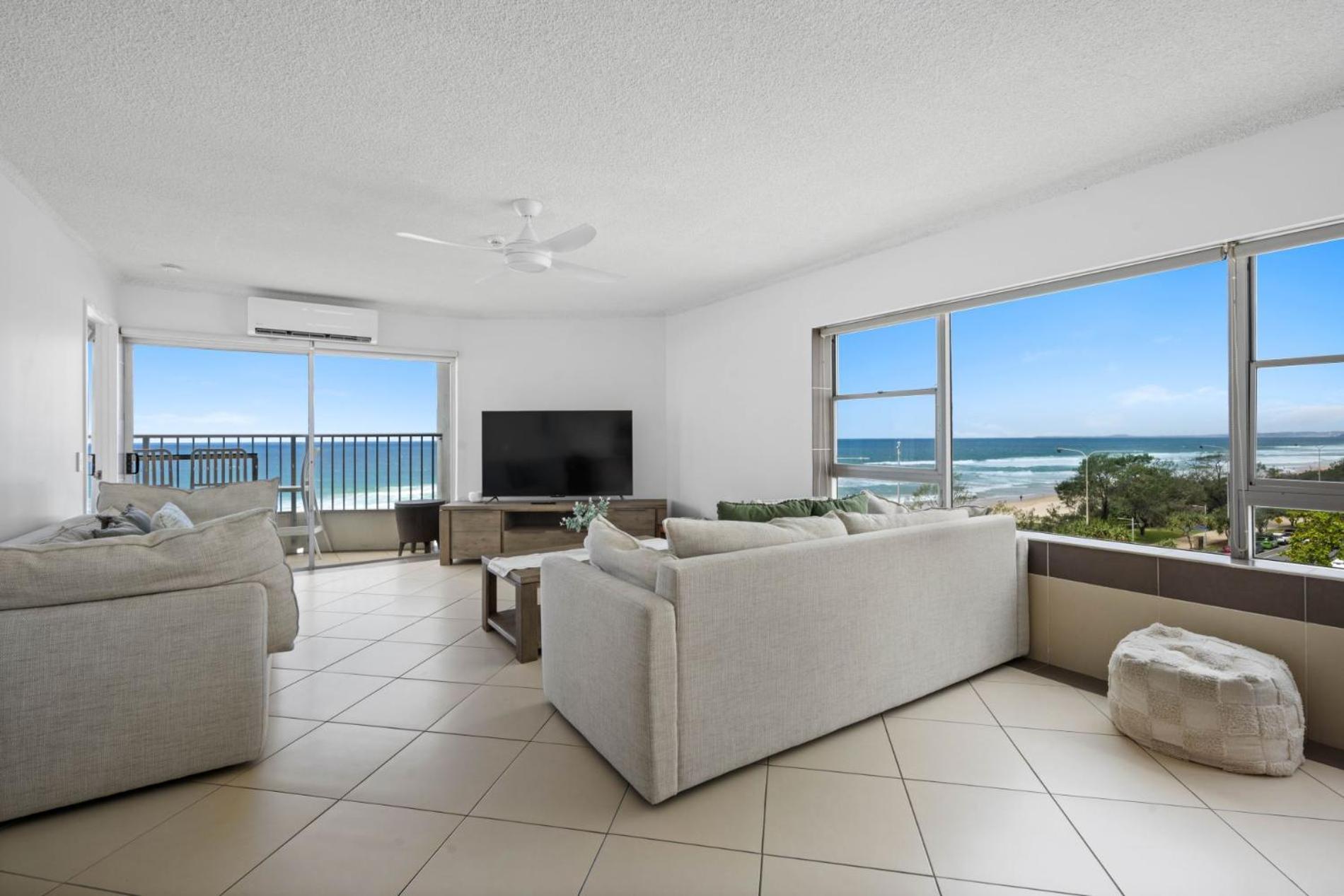 Absolute Beachfront In Paradise *