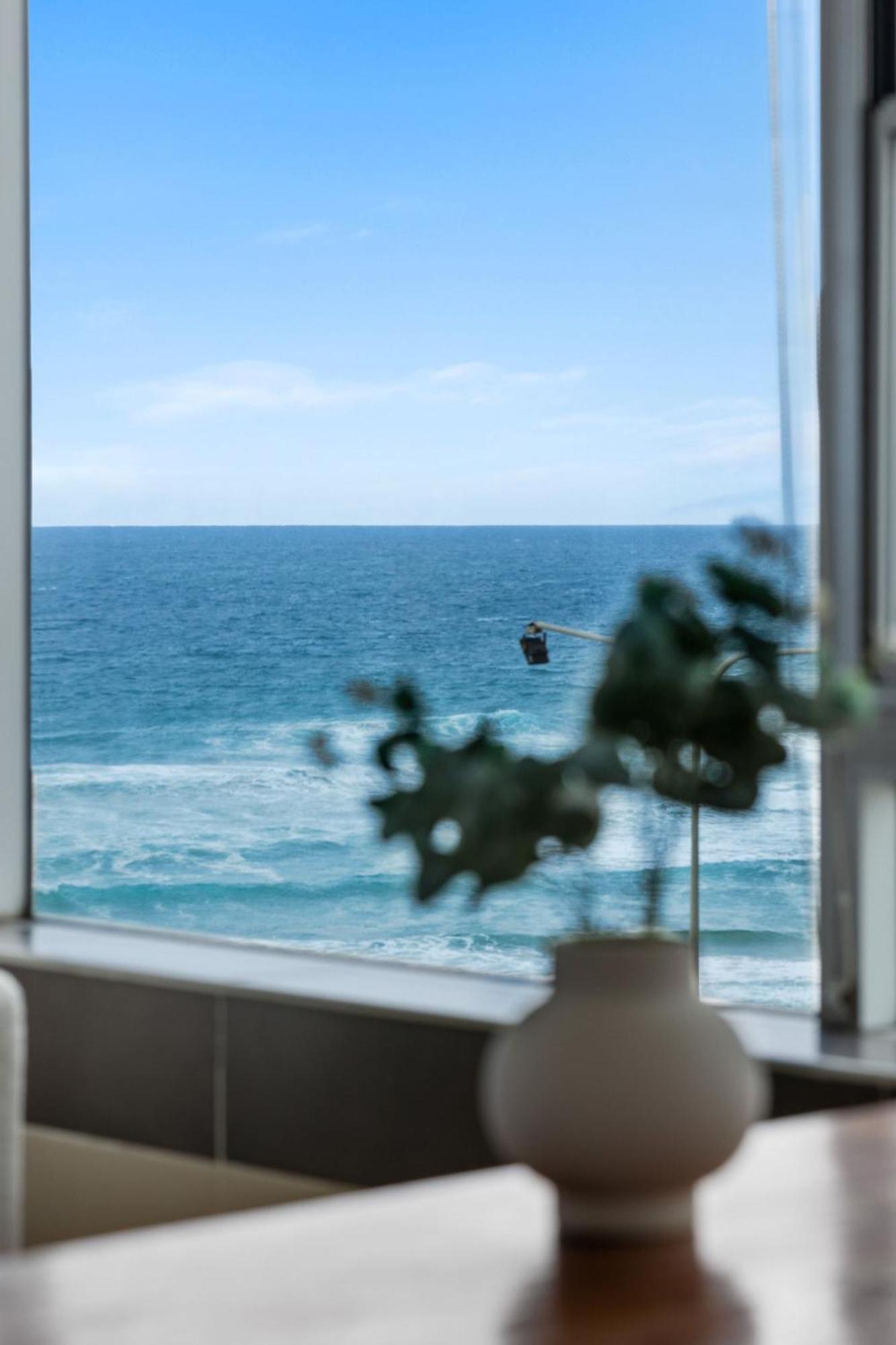 Apartment Absolute Beachfront In Paradise *