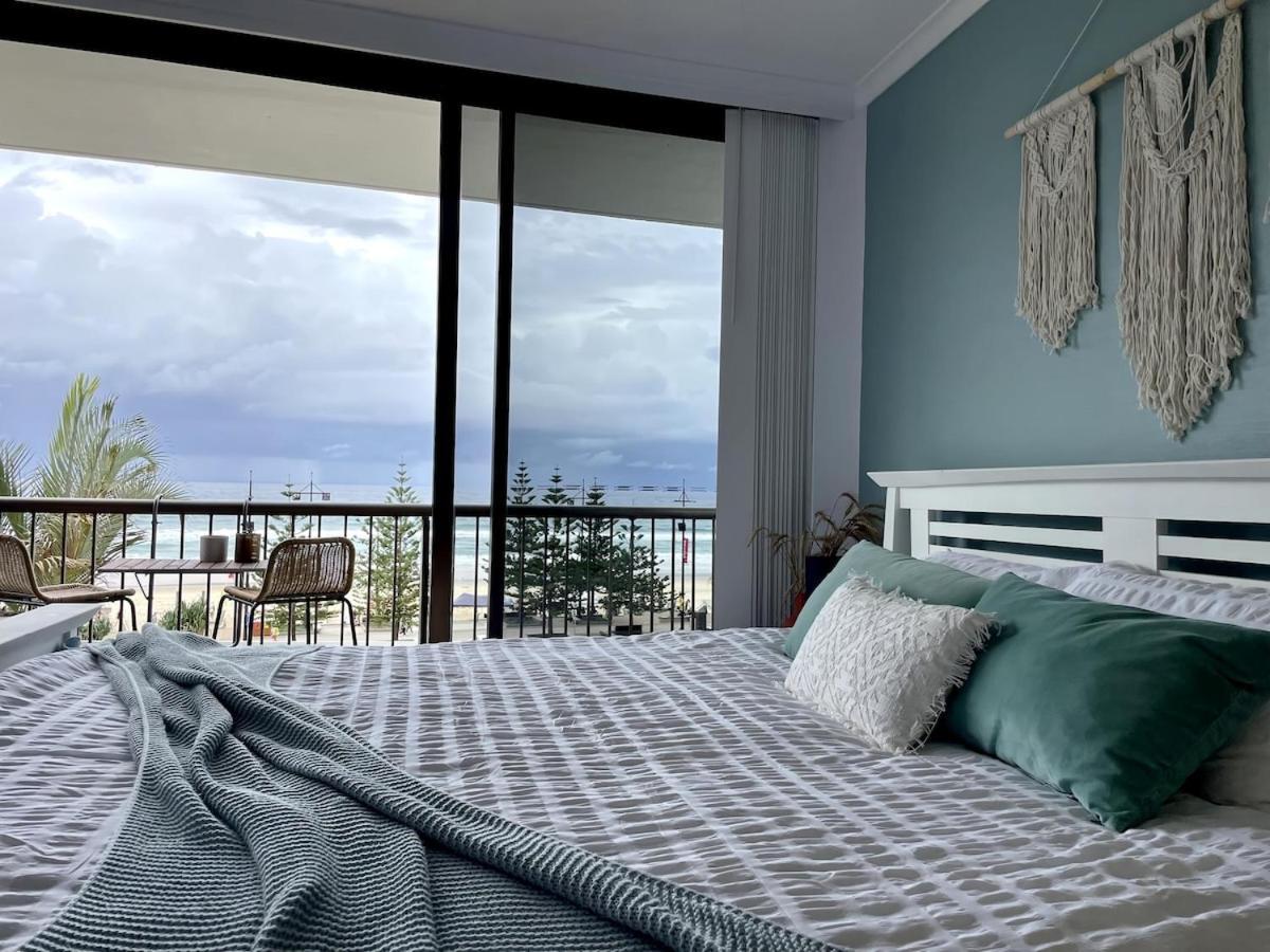 Beachfront Hideaway - Serenity By The Sea Gold Coast