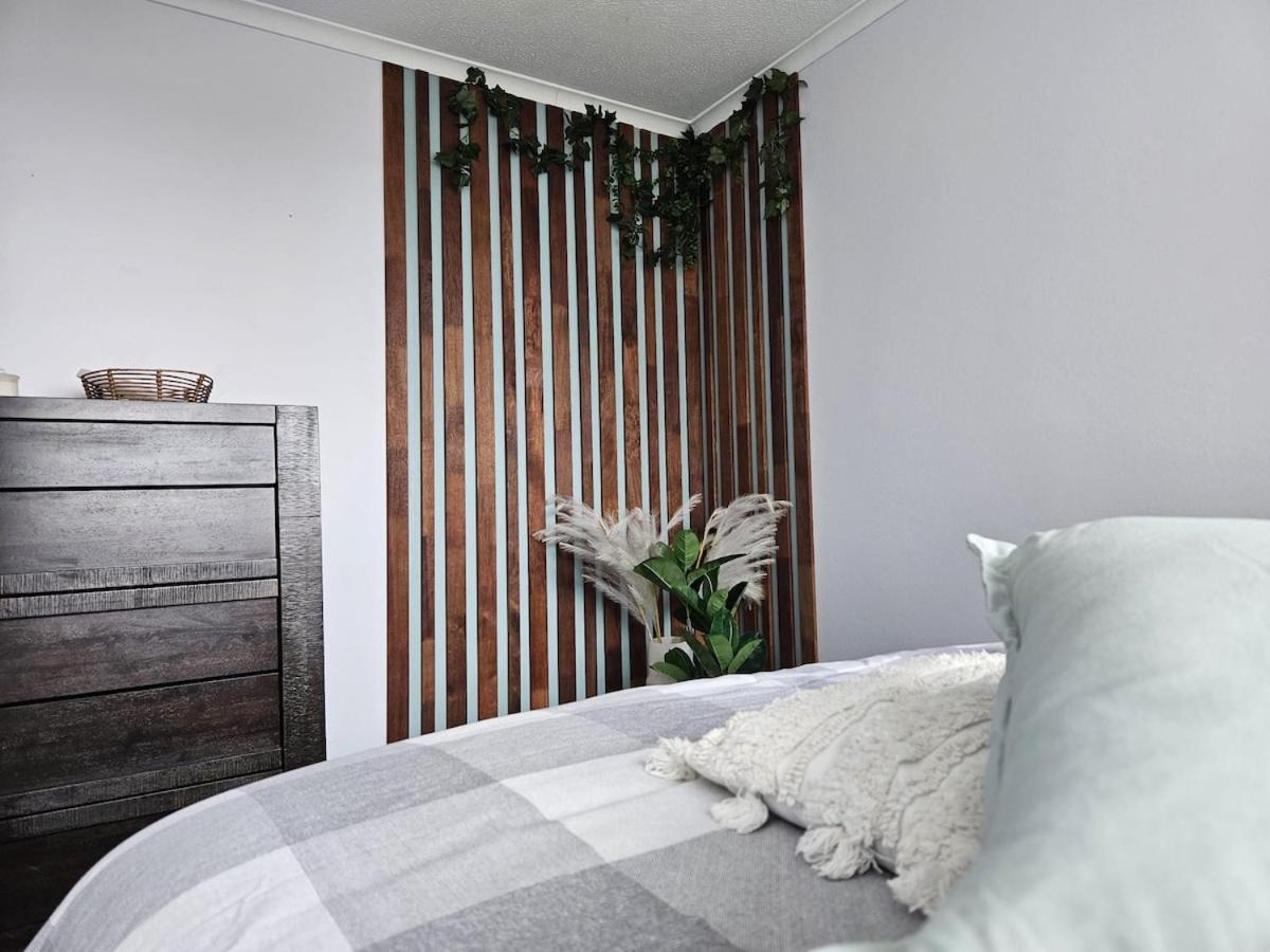 Apartment Beachfront Hideaway - Serenity By The Sea