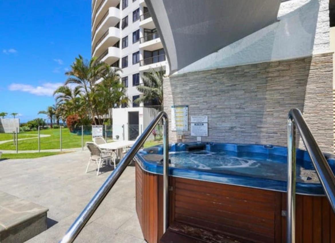 Beachfront Hideaway - Serenity By The Sea Apartment *
