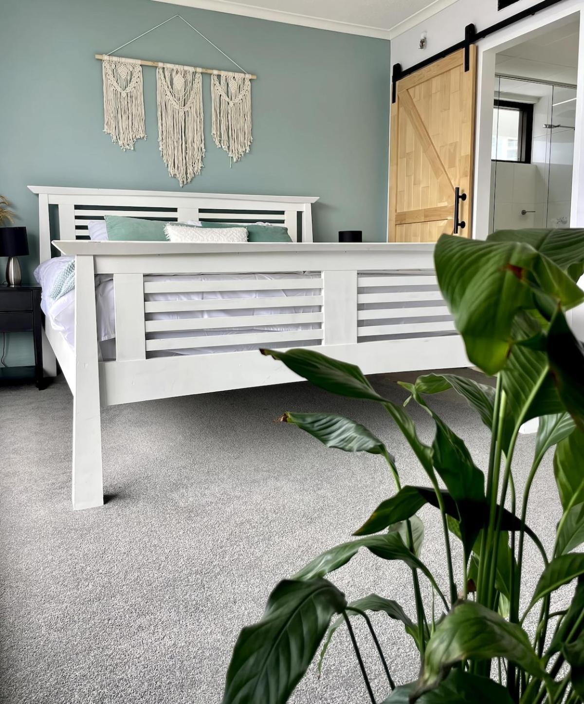Beachfront Hideaway - Serenity By The Sea Apartment