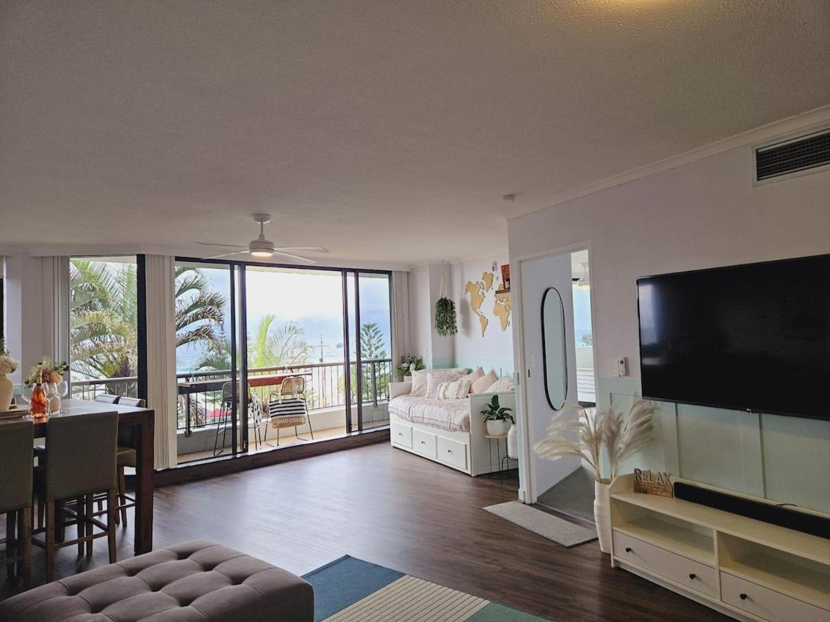 Beachfront Hideaway - Serenity By The Sea Apartment *