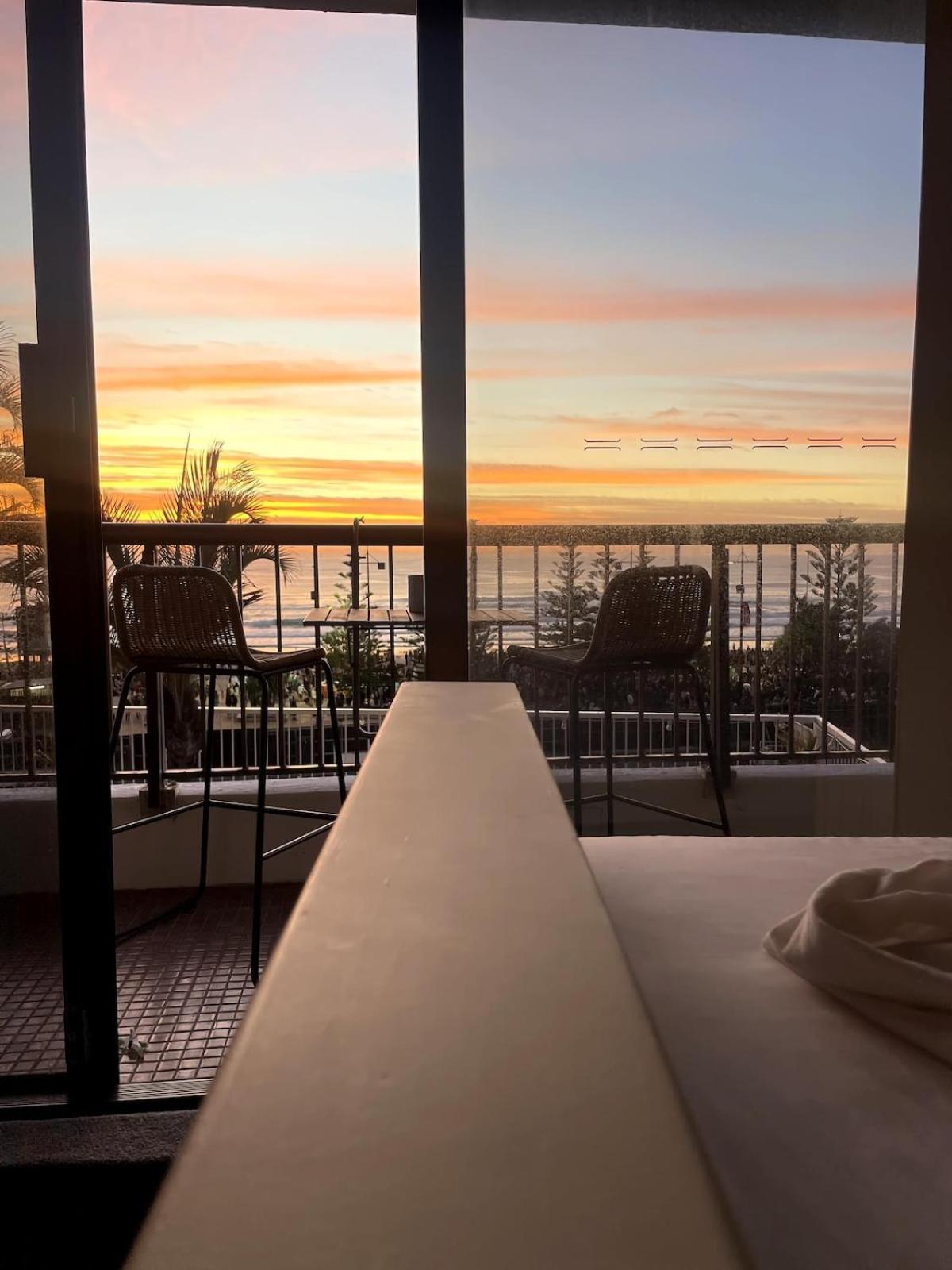 Beachfront Hideaway - Serenity By The Sea * Gold Coast
