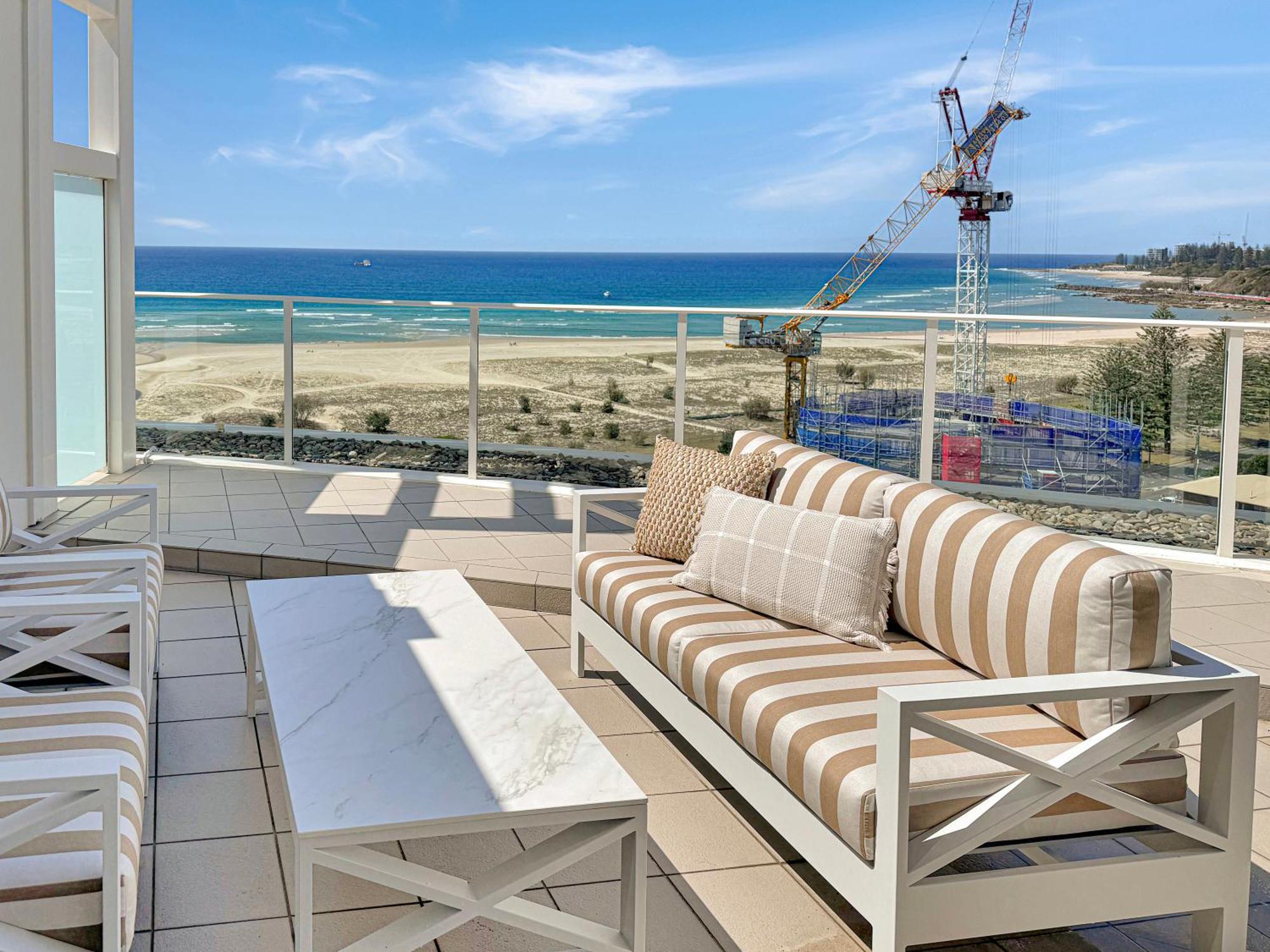 New 2 Level Coastal Luxe Penthouse With Rooftop