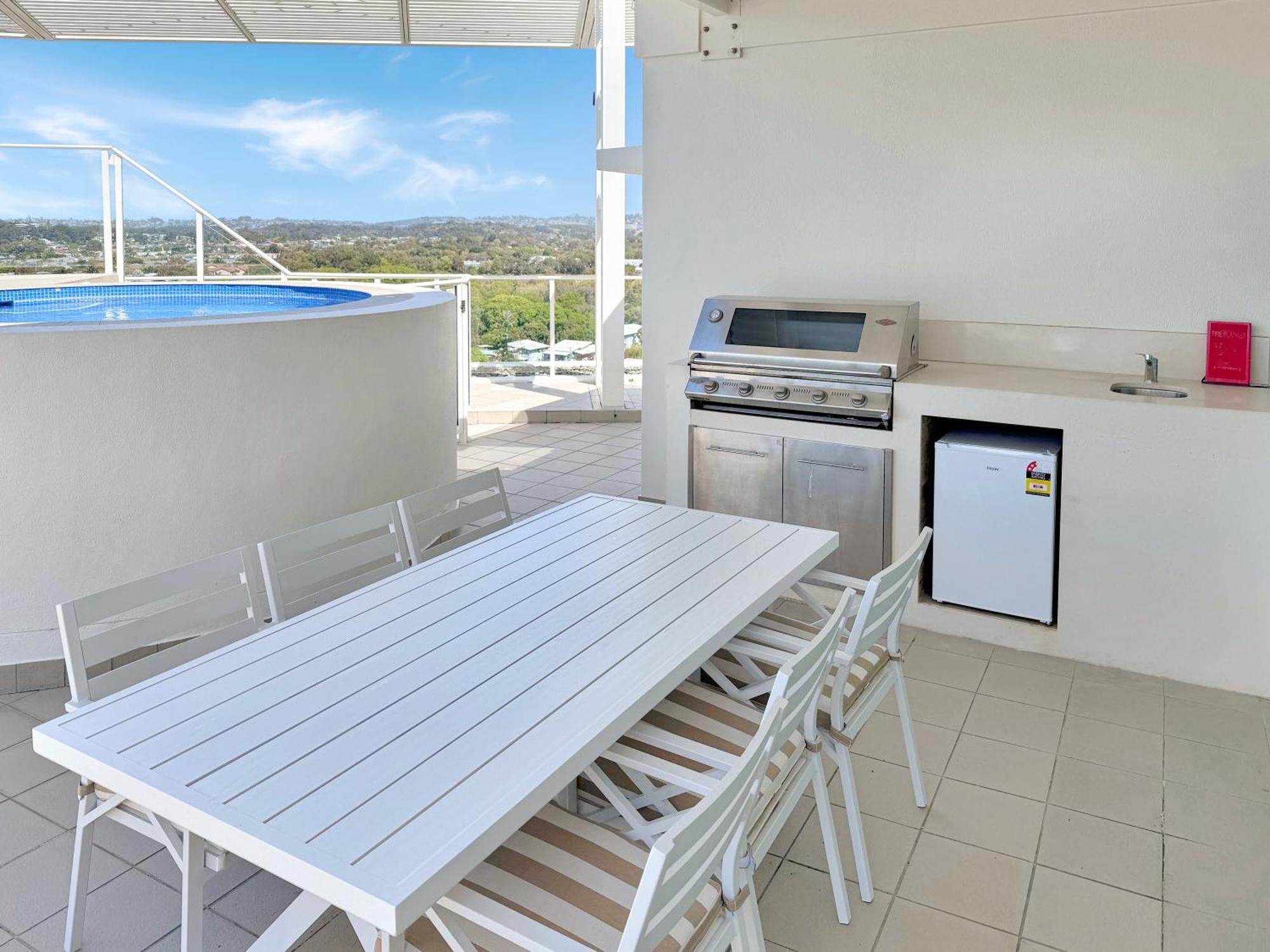 New 2 Level Coastal Luxe Penthouse With Rooftop Apartment *