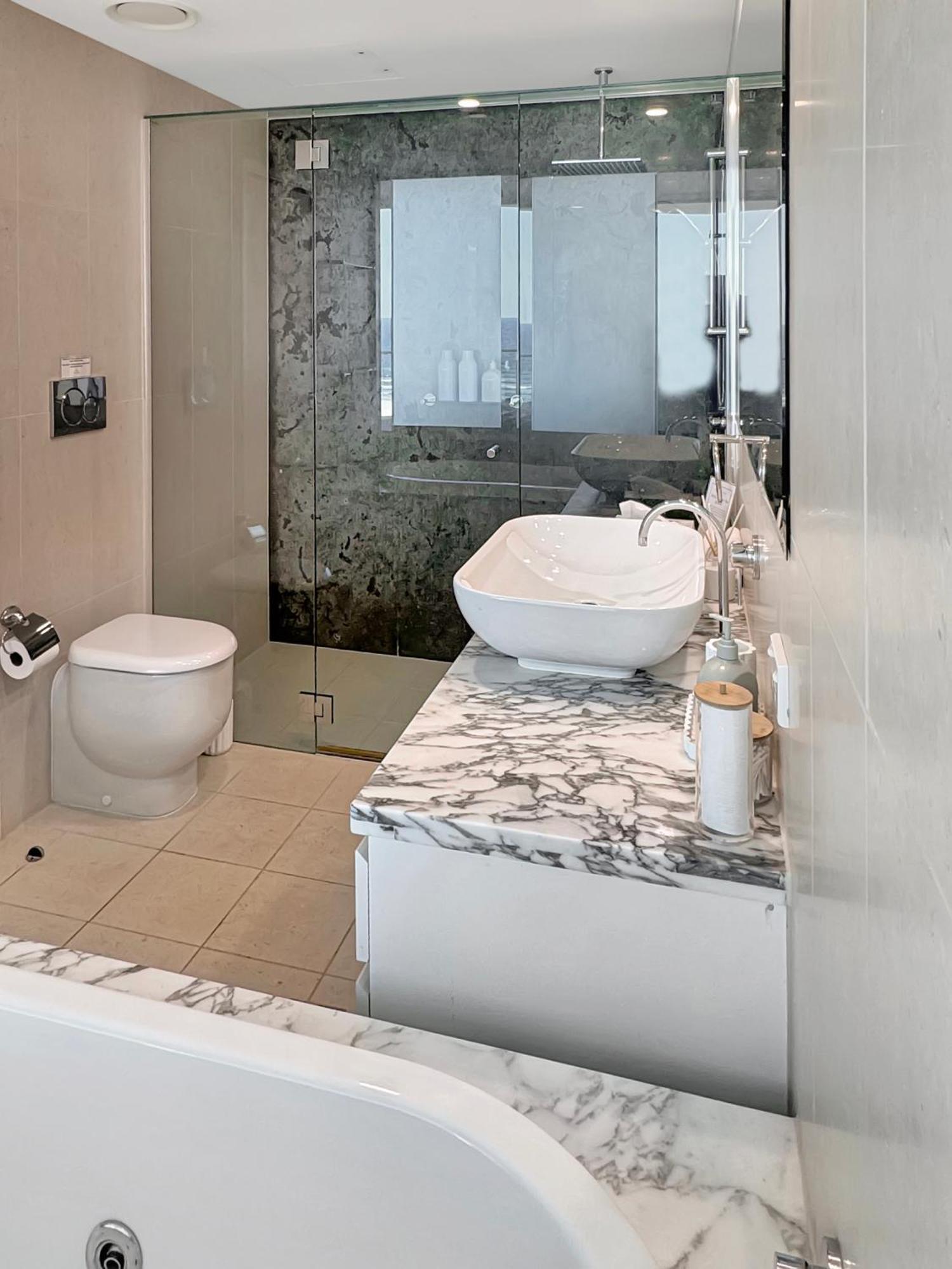 New 2 Level Coastal Luxe Penthouse With Rooftop Apartment Gold Coast