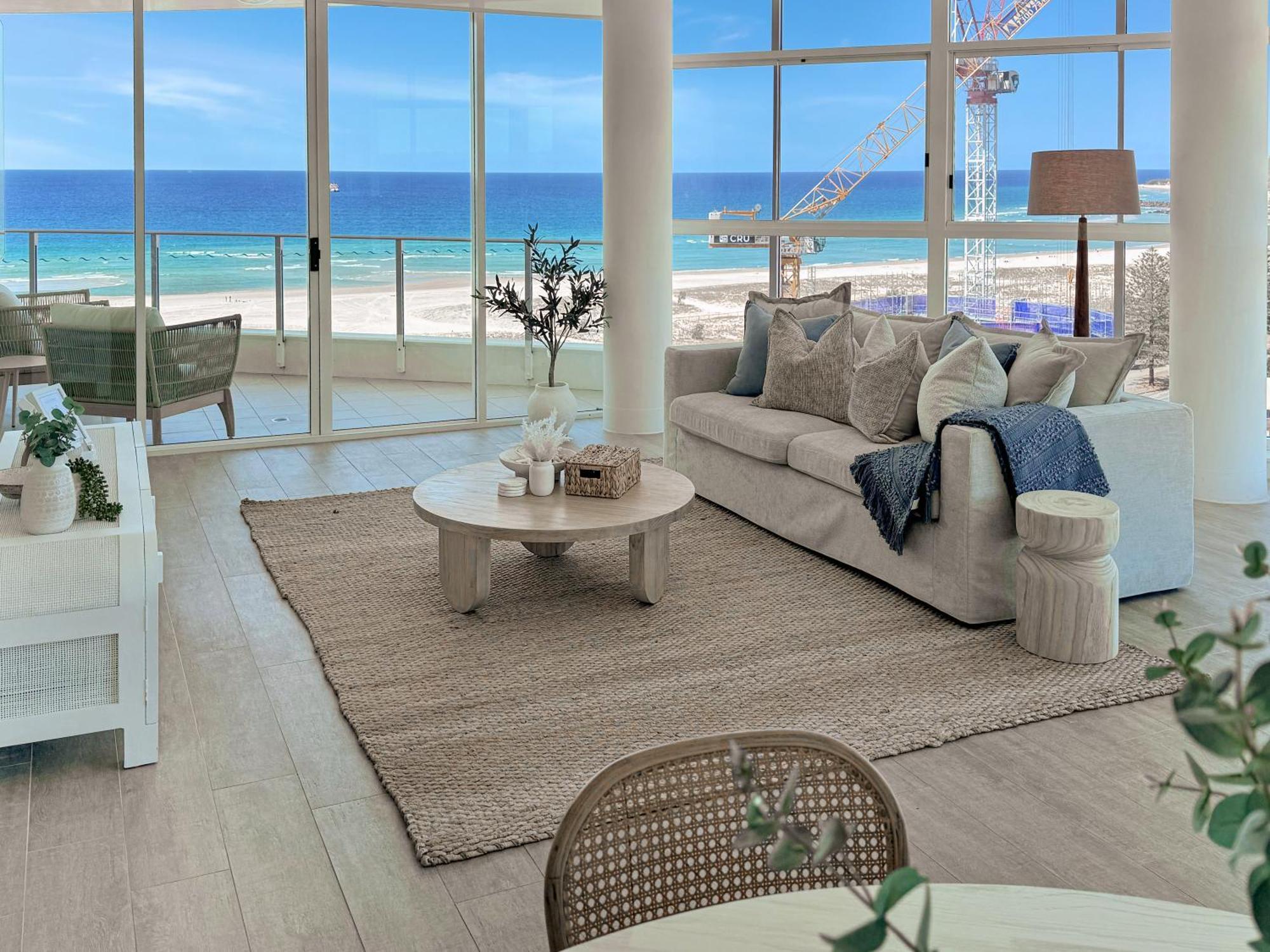 Apartment New 2 Level Coastal Luxe Penthouse With Rooftop Gold Coast
