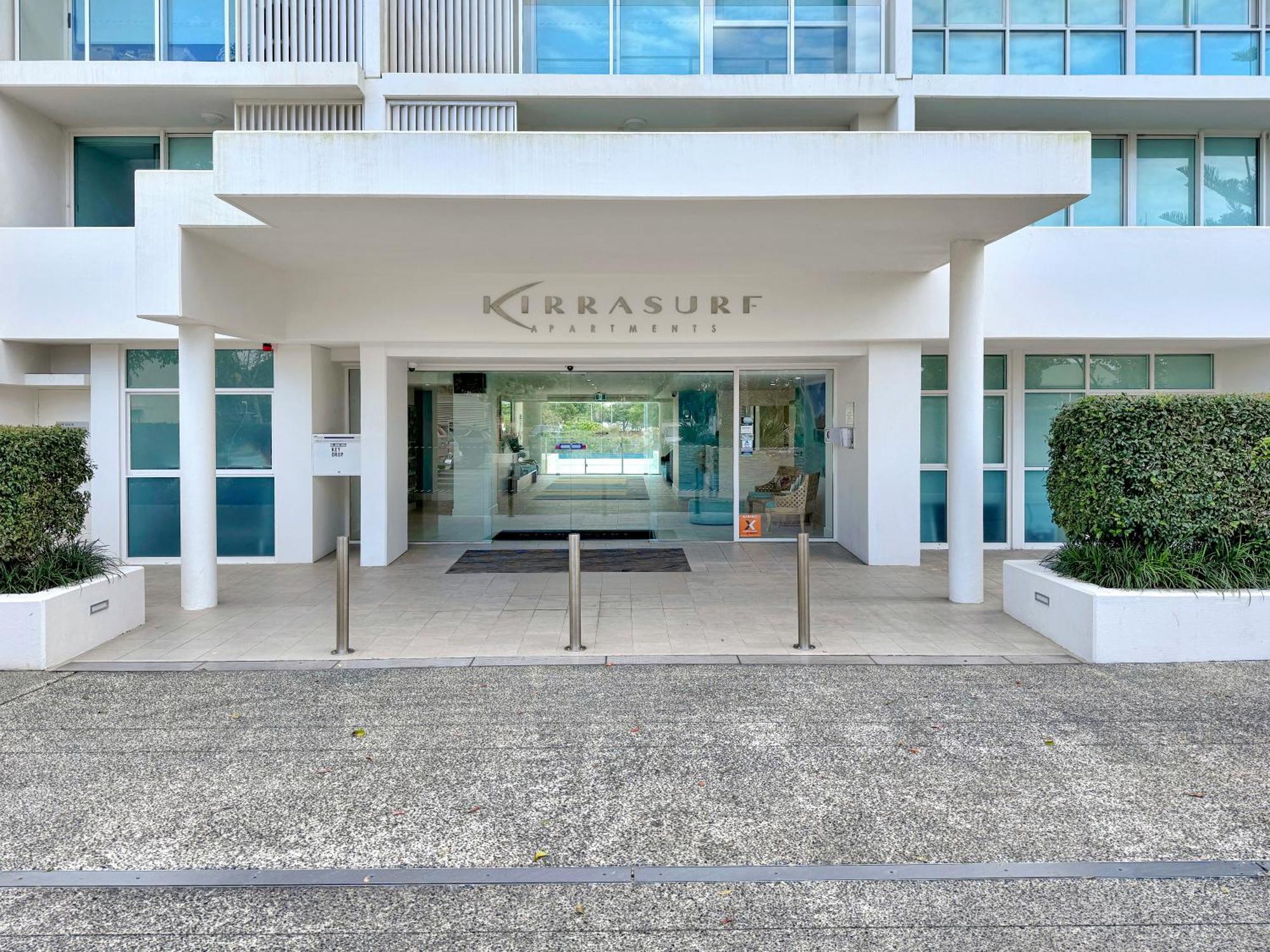 New 2 Level Coastal Luxe Penthouse With Rooftop Apartment