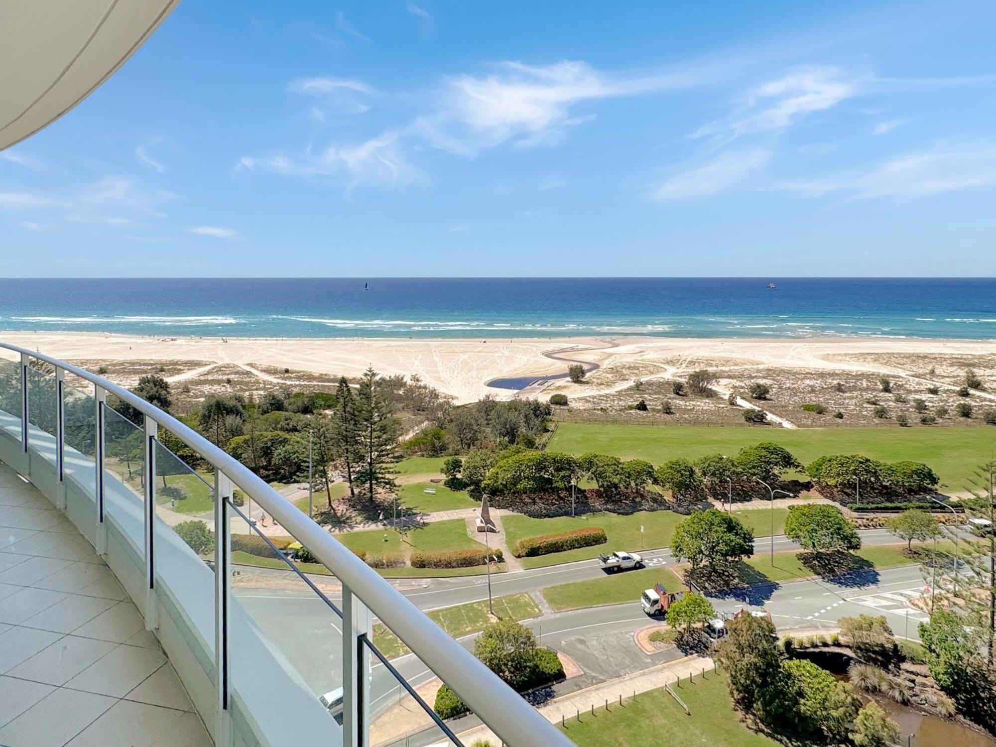 New 2 Level Coastal Luxe Penthouse With Rooftop Apartment *