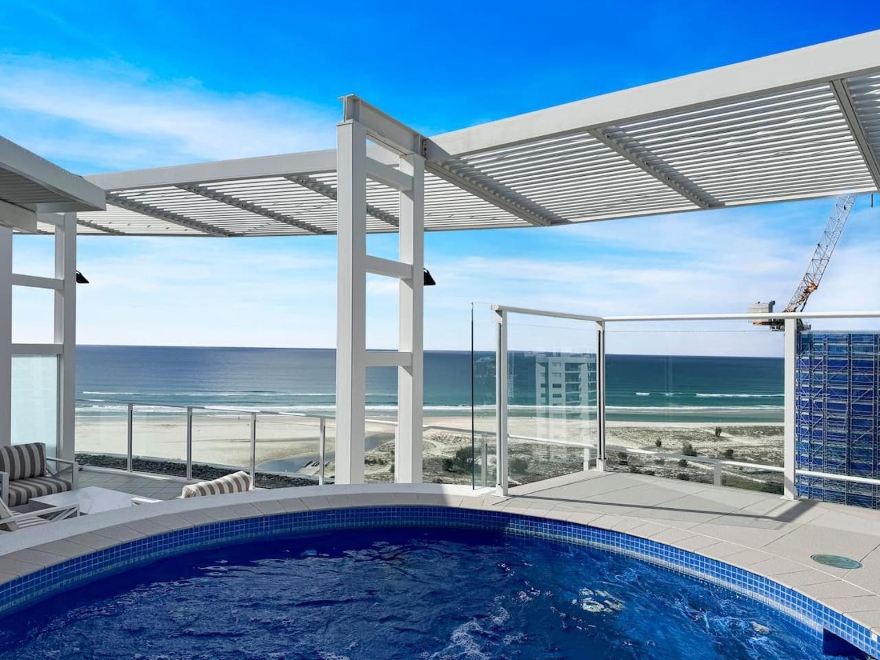 New 2 Level Coastal Luxe Penthouse With Rooftop Apartment *