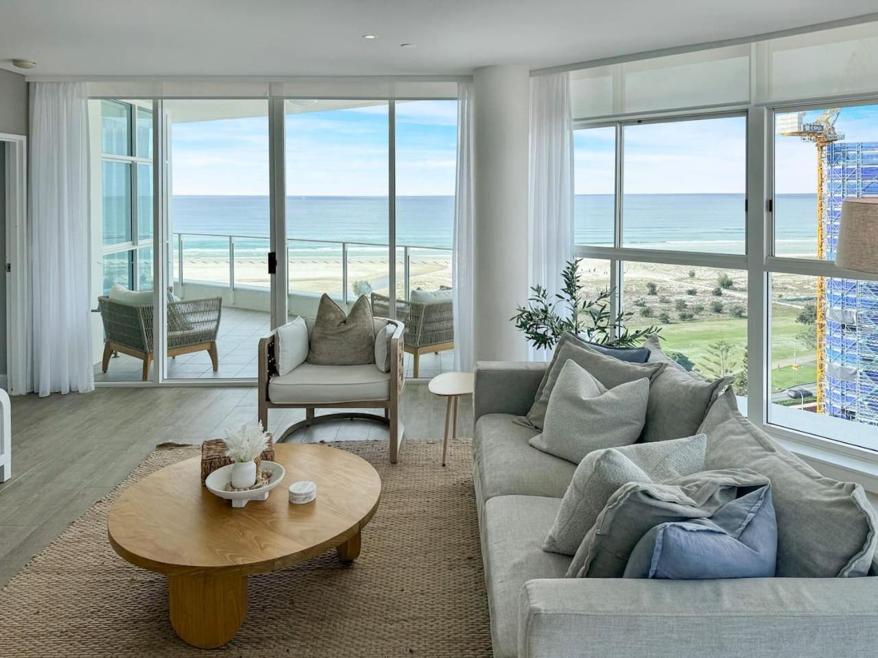 New 2 Level Coastal Luxe Penthouse With Rooftop *