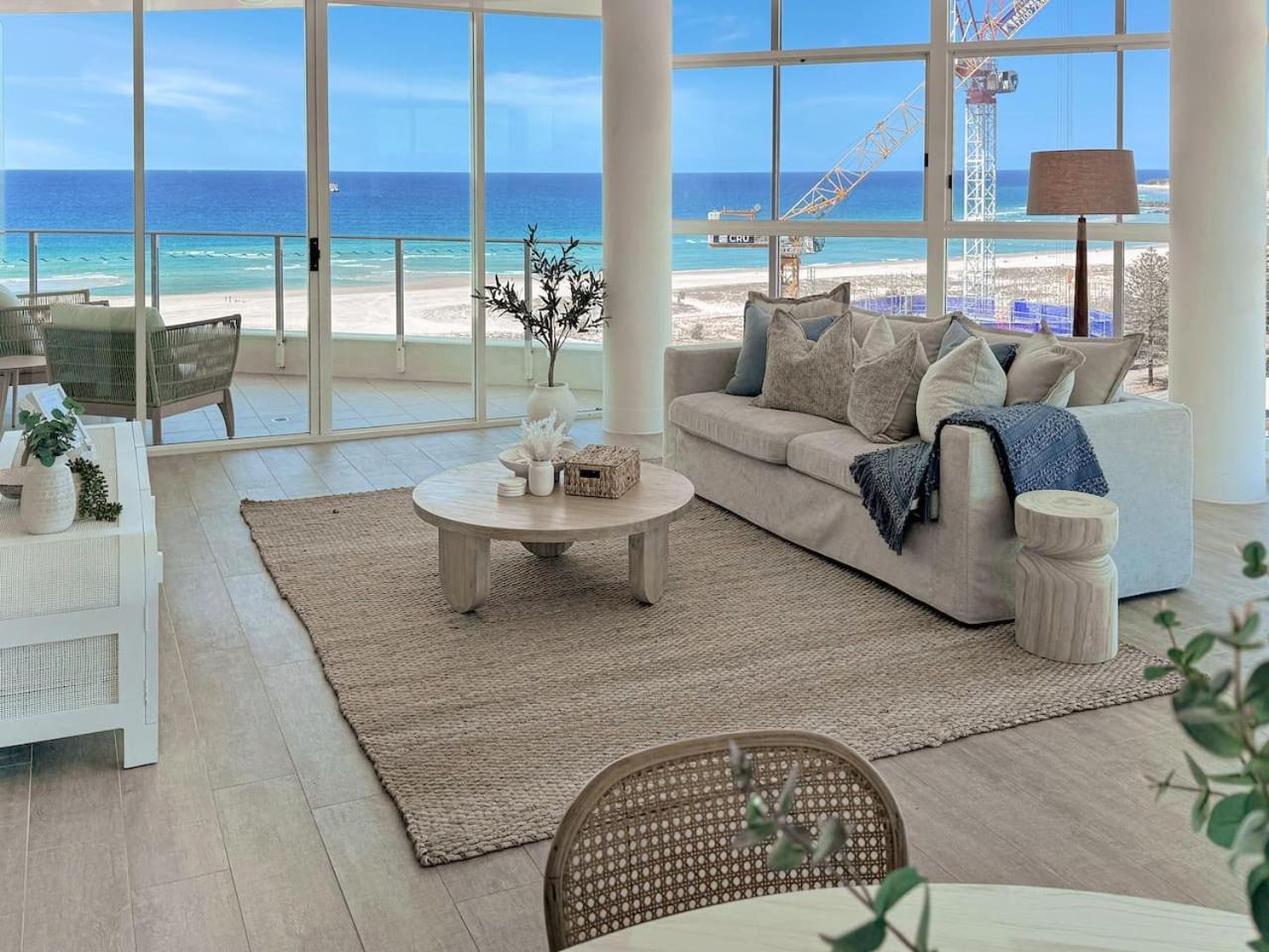 New 2 Level Coastal Luxe Penthouse With Rooftop Apartment